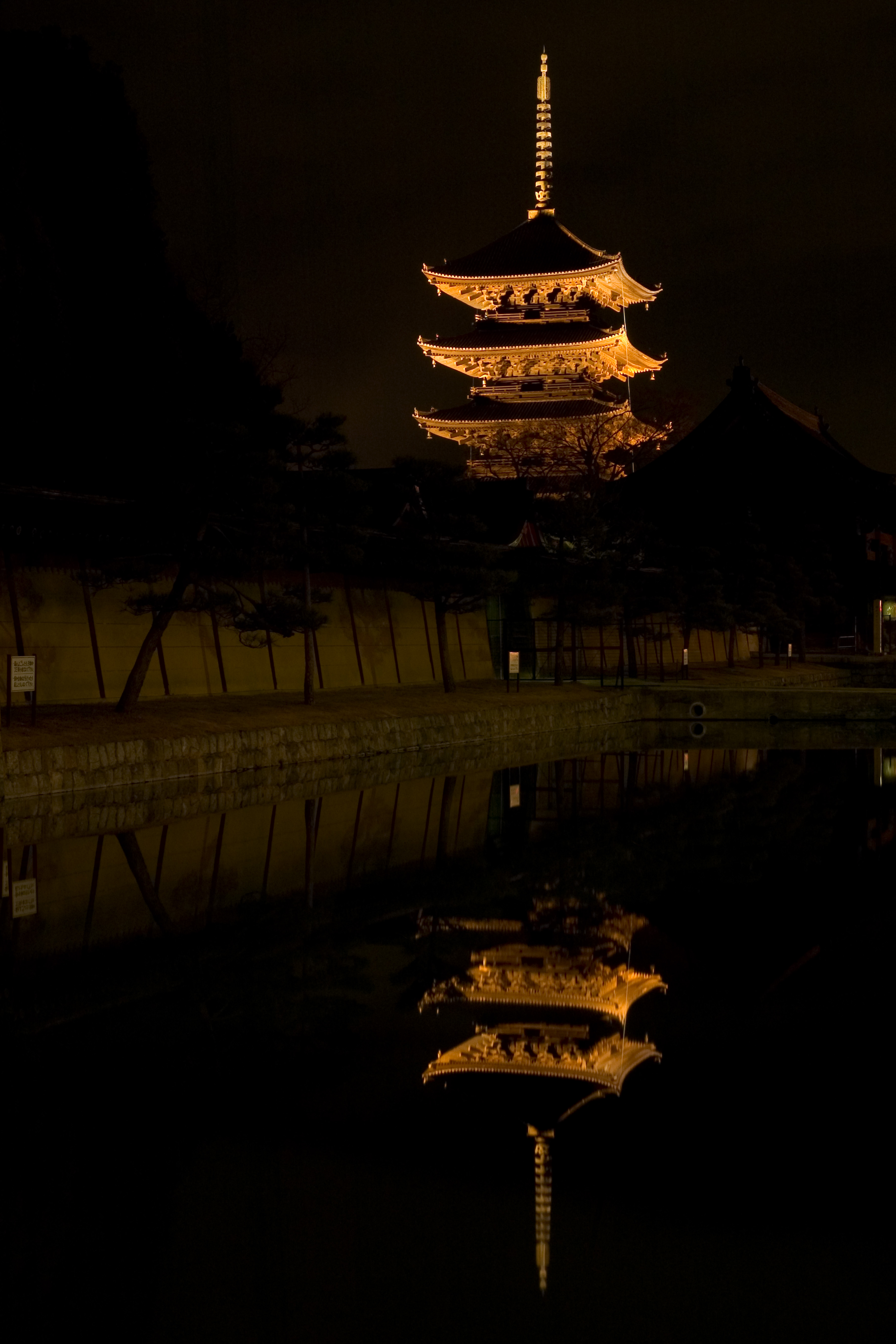 Free download wallpaper Dark, Reflection, Structure, China on your PC desktop