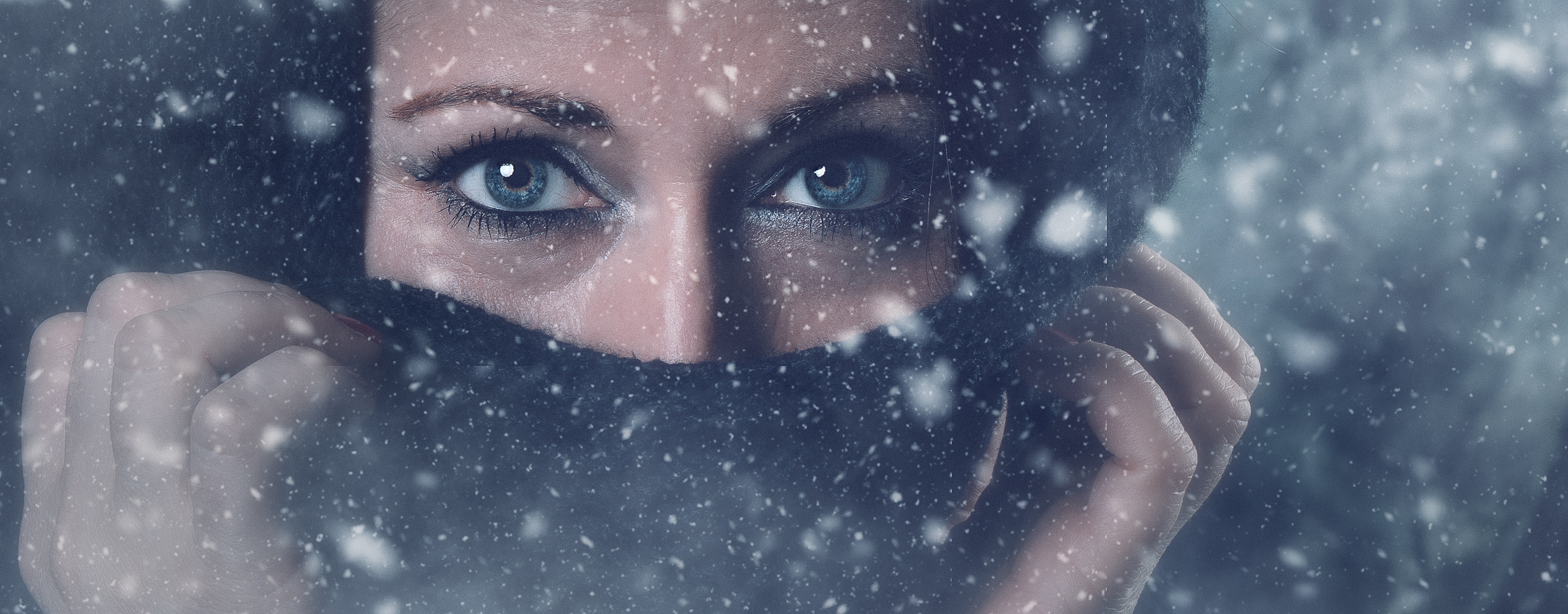 Free download wallpaper Snow, Hand, Face, Eye, Women, Scarf, Stare on your PC desktop