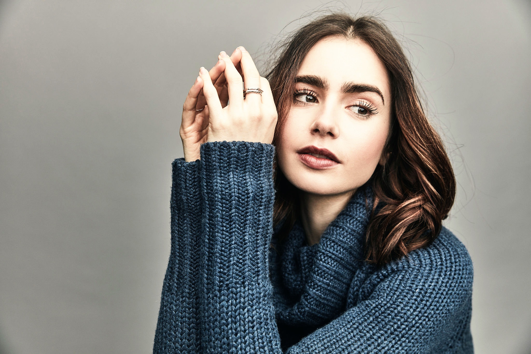 Download mobile wallpaper English, Brunette, Celebrity, Actress, Lily Collins for free.