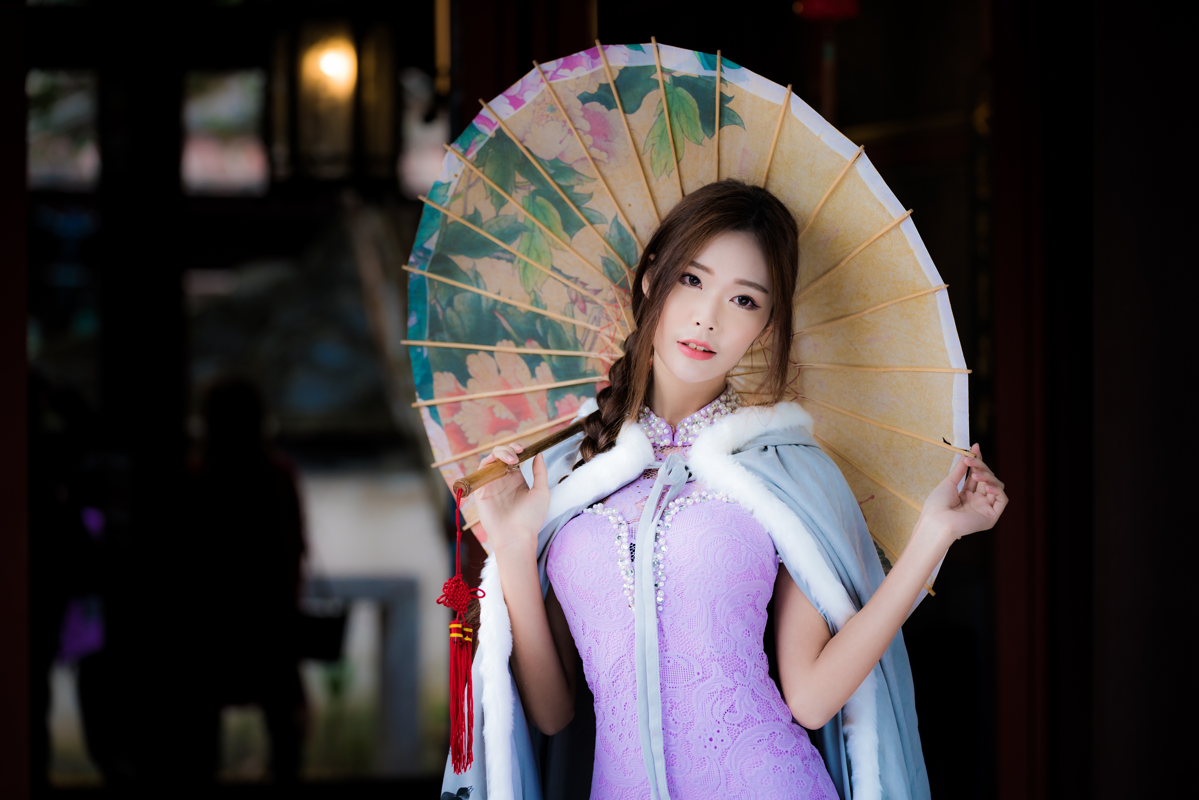 Handy-Wallpaper Regenschirm, Kleid, Brünette, Flechten, Modell, Frauen, Asiatinnen, Traditionelles Kostüm kostenlos herunterladen.