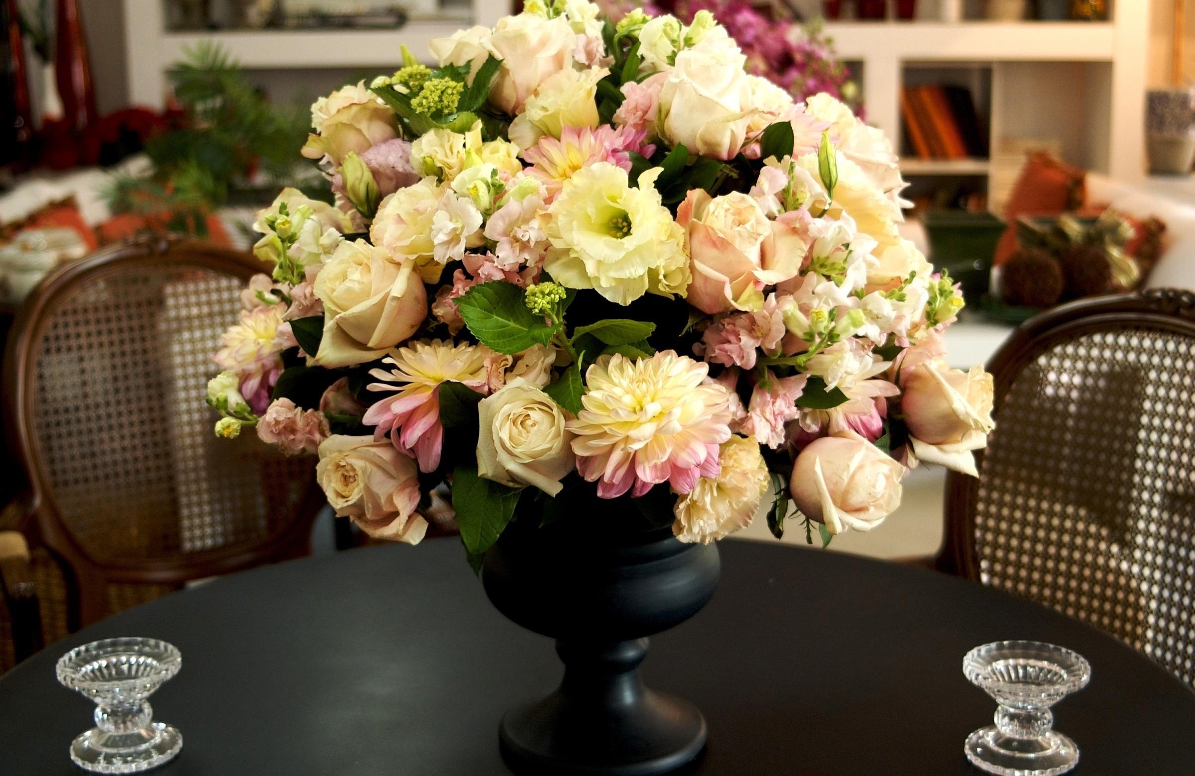 Download mobile wallpaper Bouquet, Table, Chrysanthemum, Flowers, Vase, Roses for free.