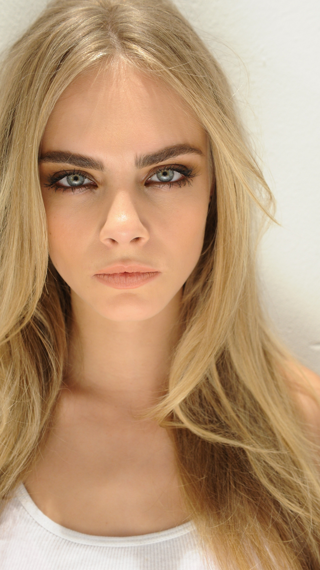 Download mobile wallpaper Celebrity, Cara Delevingne for free.