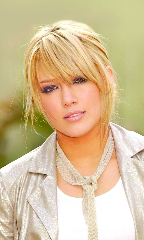 Download mobile wallpaper Blonde, Face, Celebrity, Hilary Duff for free.