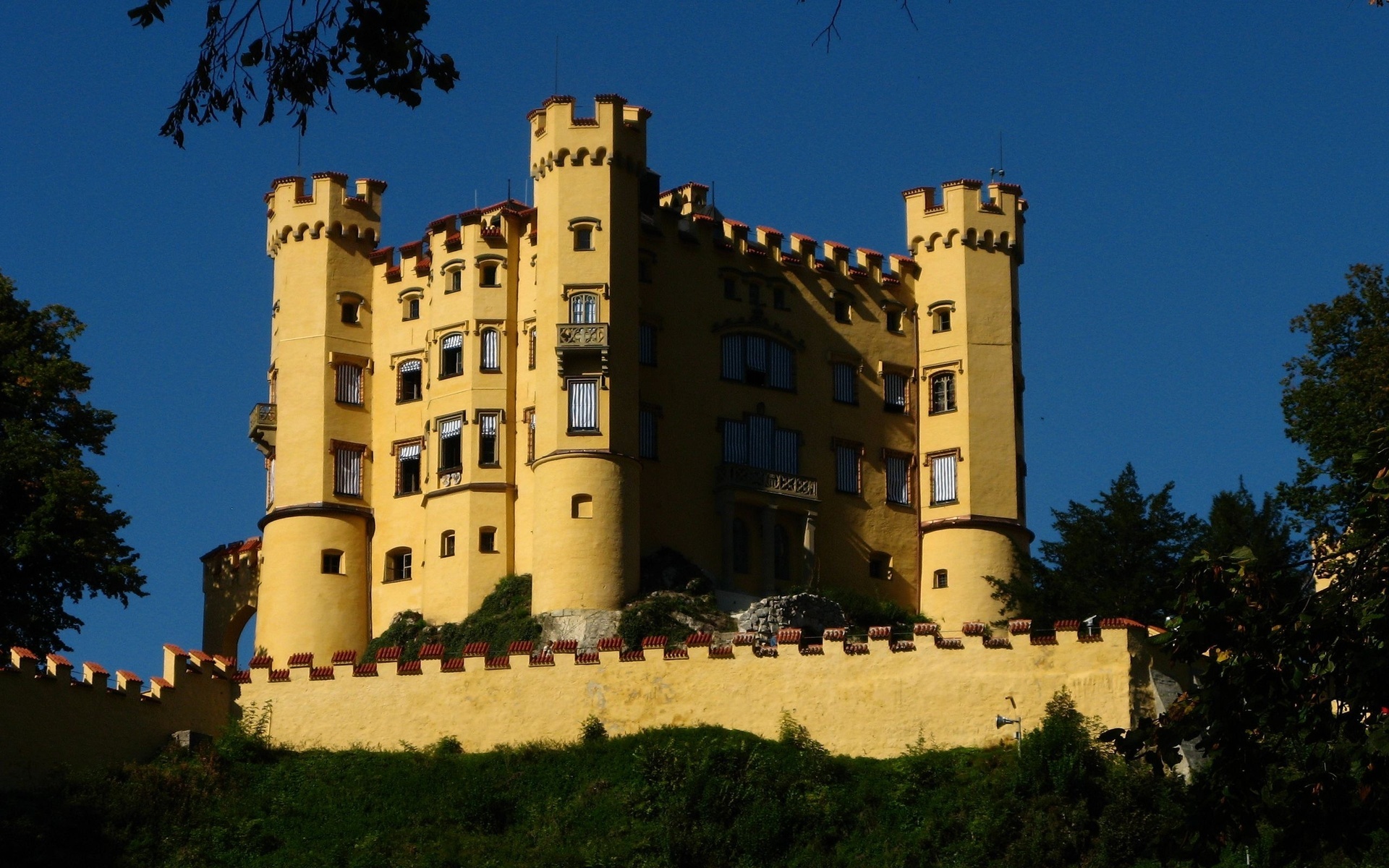 Laden Sie Schloss Hohenschwangau HD-Desktop-Hintergründe herunter