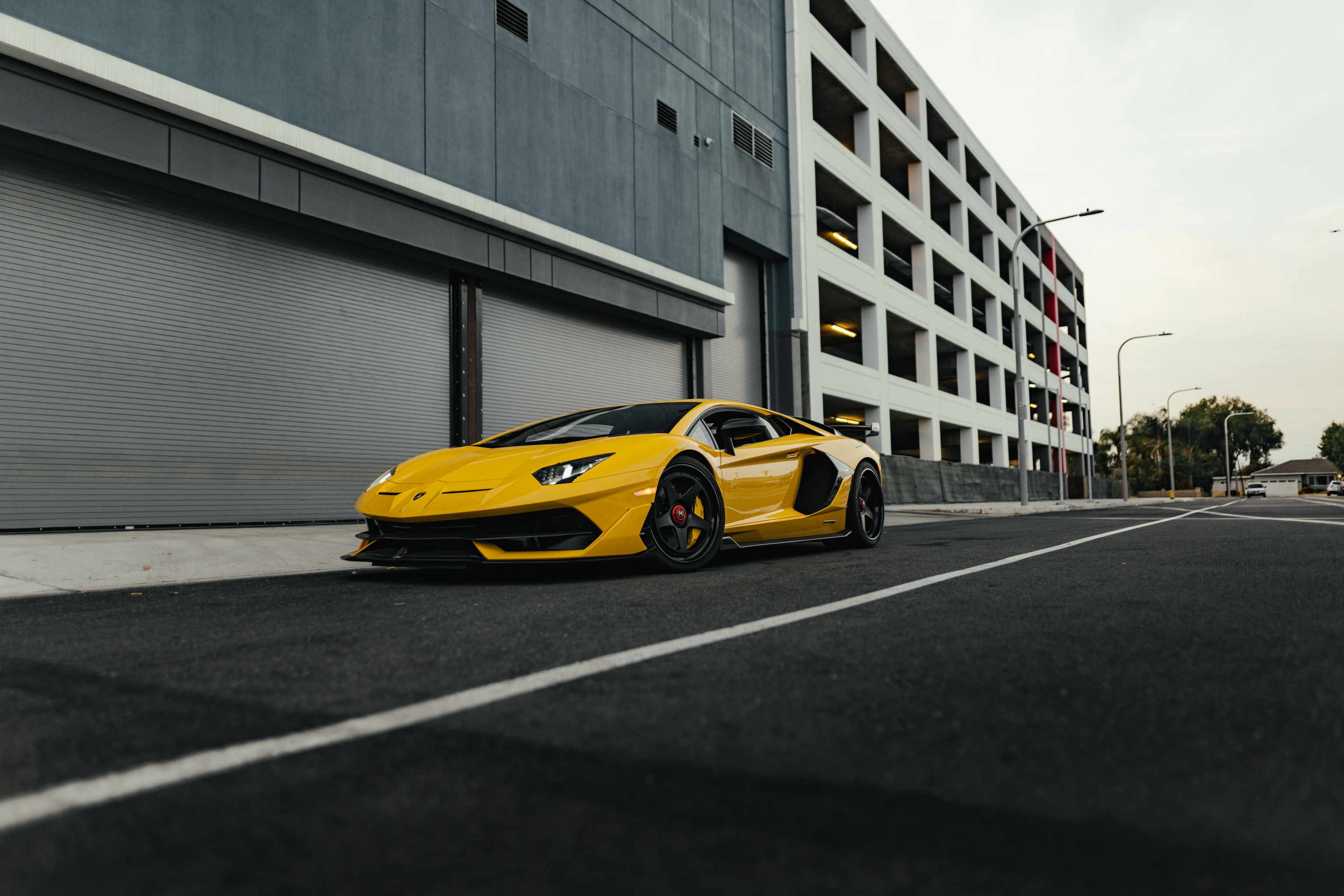 Handy-Wallpaper Lamborghini, Supersportwagen, Fahrzeuge, Lamborghini Aventador Svj kostenlos herunterladen.