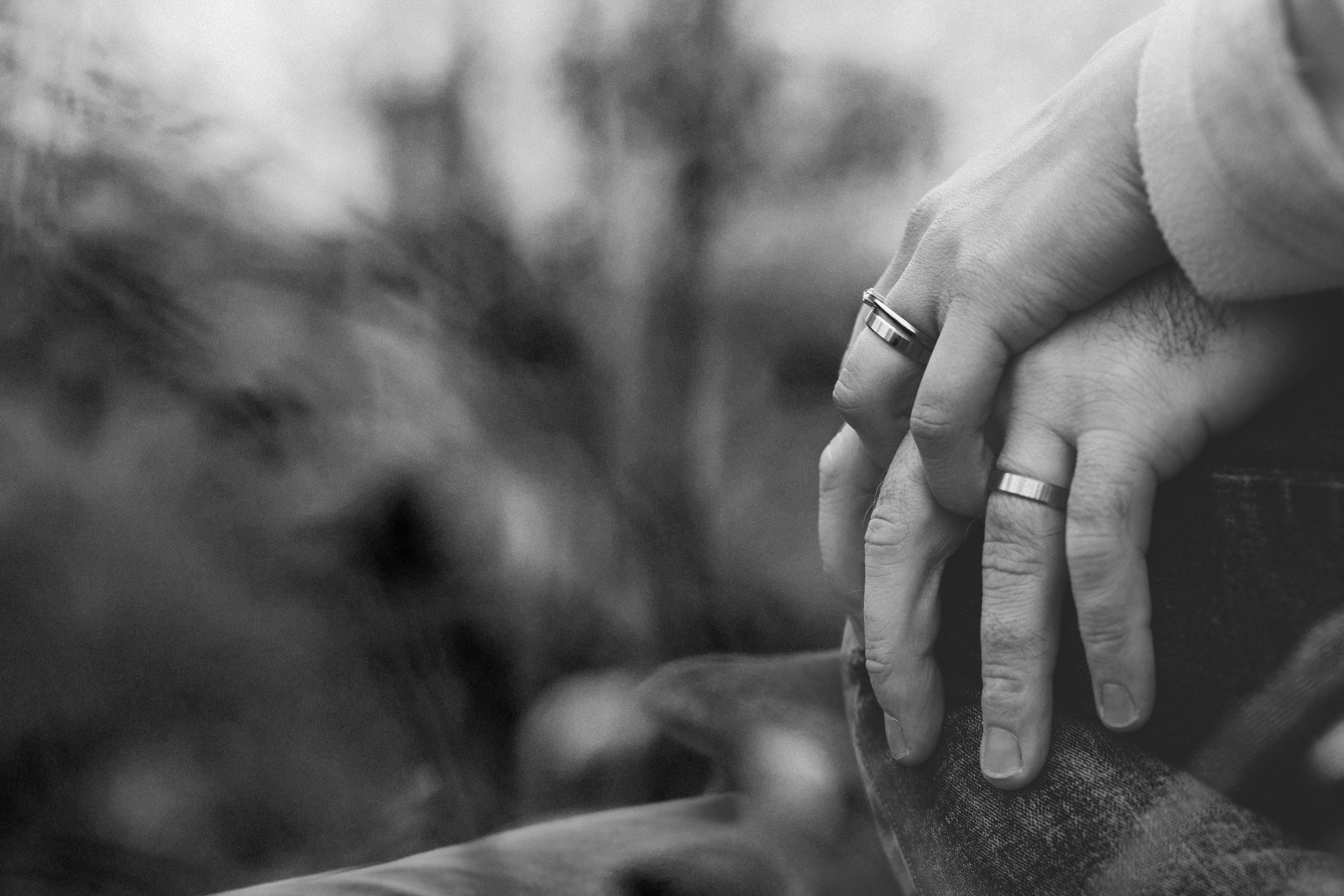 Download mobile wallpaper Chb, Miscellanea, Miscellaneous, Rings, Bw, Hands, Pair, Couple, Love for free.