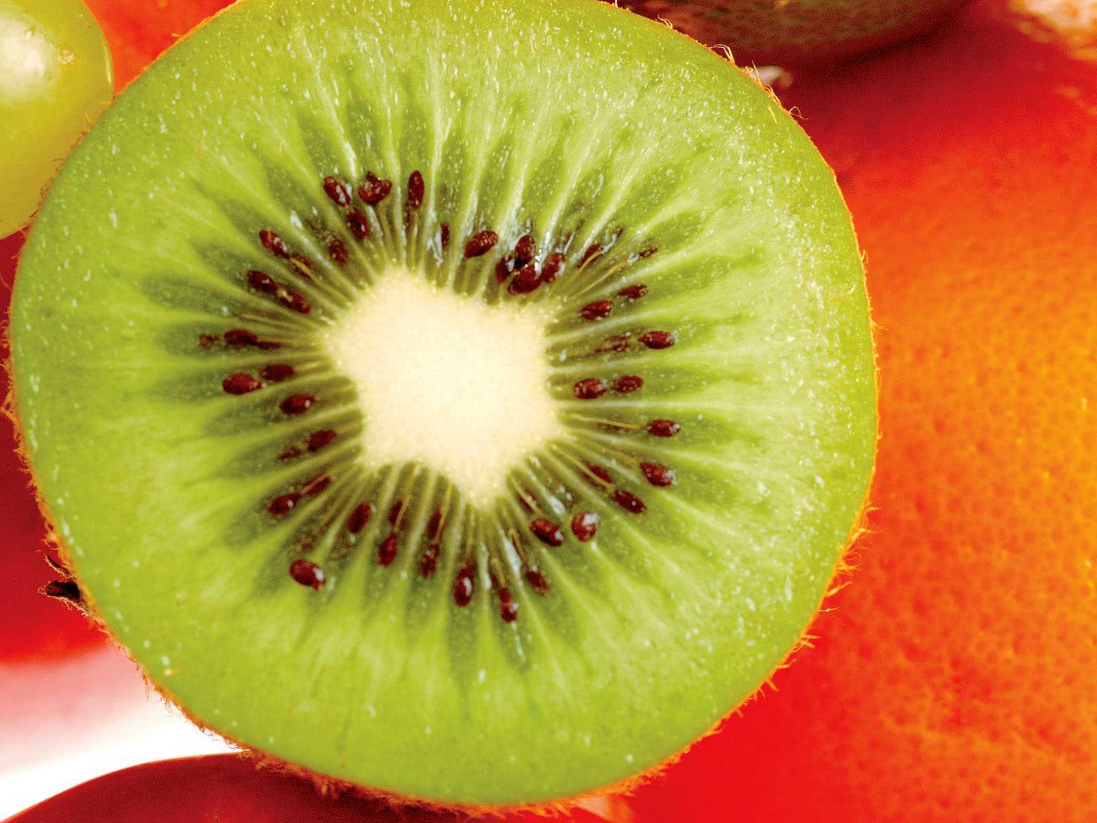Téléchargez des papiers peints mobile Kiwi, Des Fruits, Nourriture gratuitement.