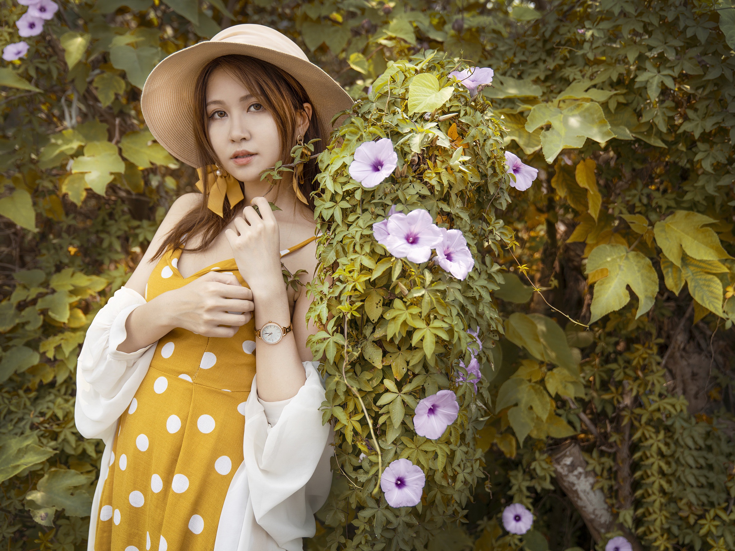 Download mobile wallpaper Flower, Hat, Dress, Brunette, Model, Women, Asian for free.