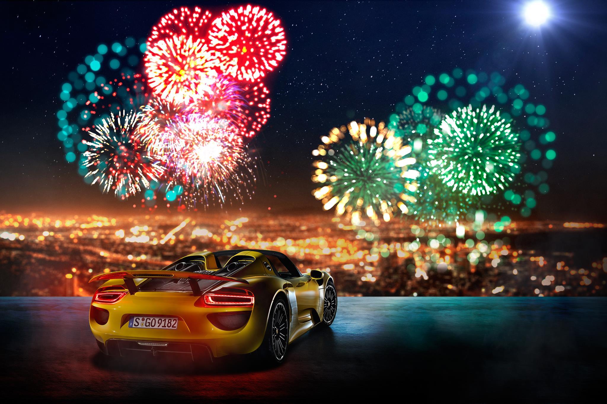 Laden Sie das Porsche, Autos, Feuerwerk, Supersportwagen, Fahrzeuge, Gelbes Auto, Porsche 918 Spyder-Bild kostenlos auf Ihren PC-Desktop herunter