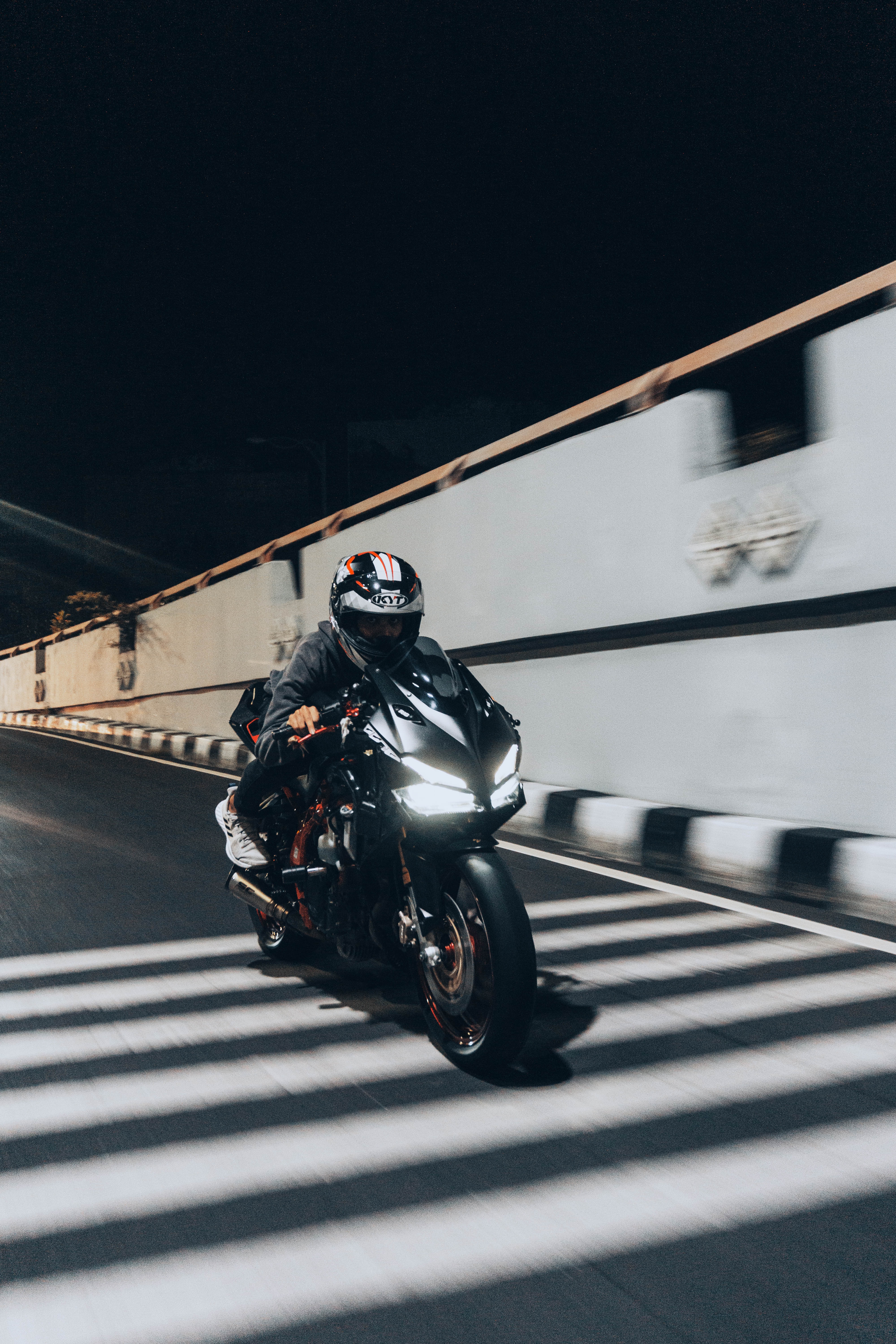 96169 télécharger l'image motocycliste, moto, noir, route, le noir, la vitesse, vitesse, motocyclette - fonds d'écran et économiseurs d'écran gratuits
