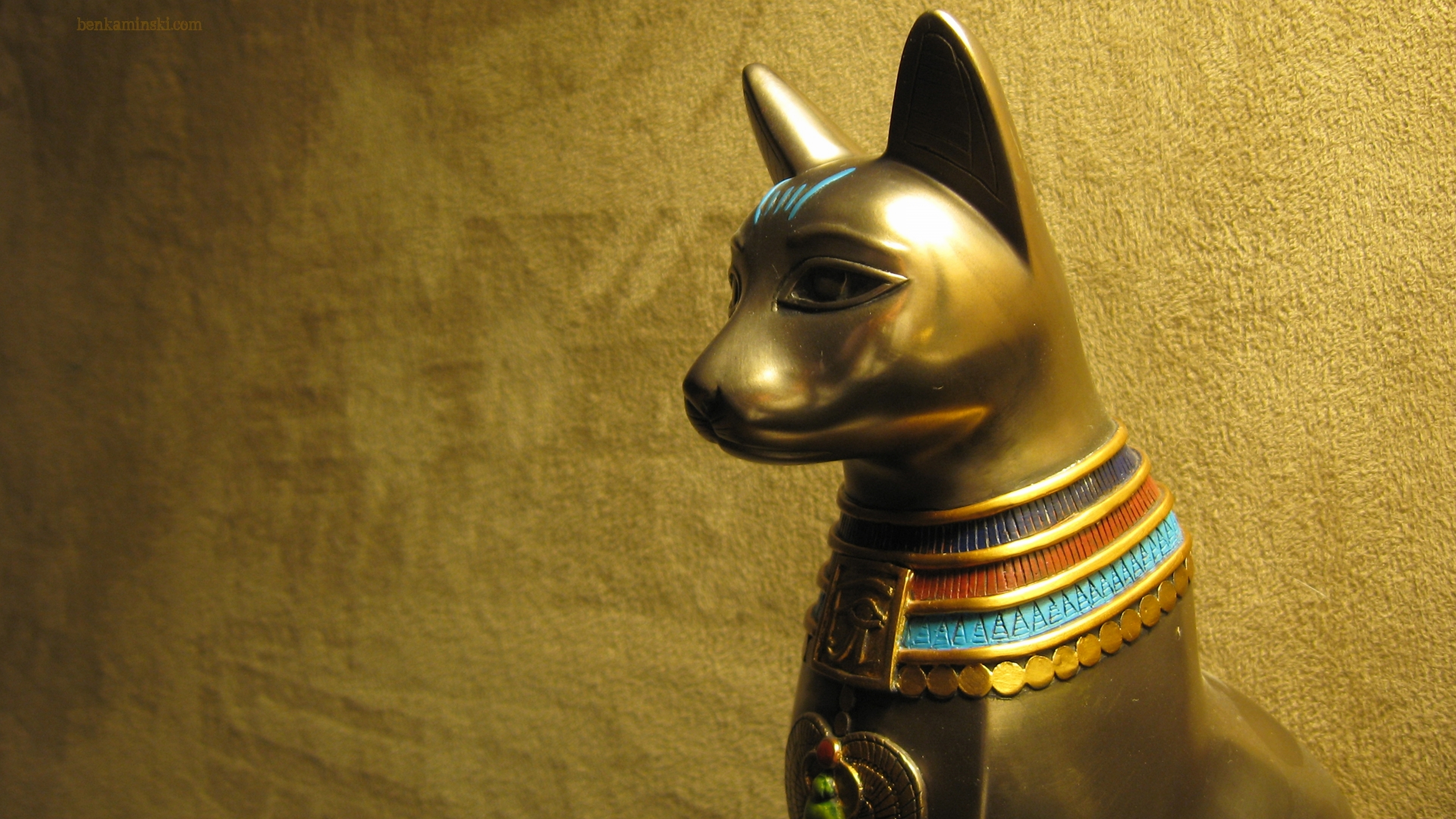 Download mobile wallpaper Egyptian Golden Statue, Statue, Man Made for free.