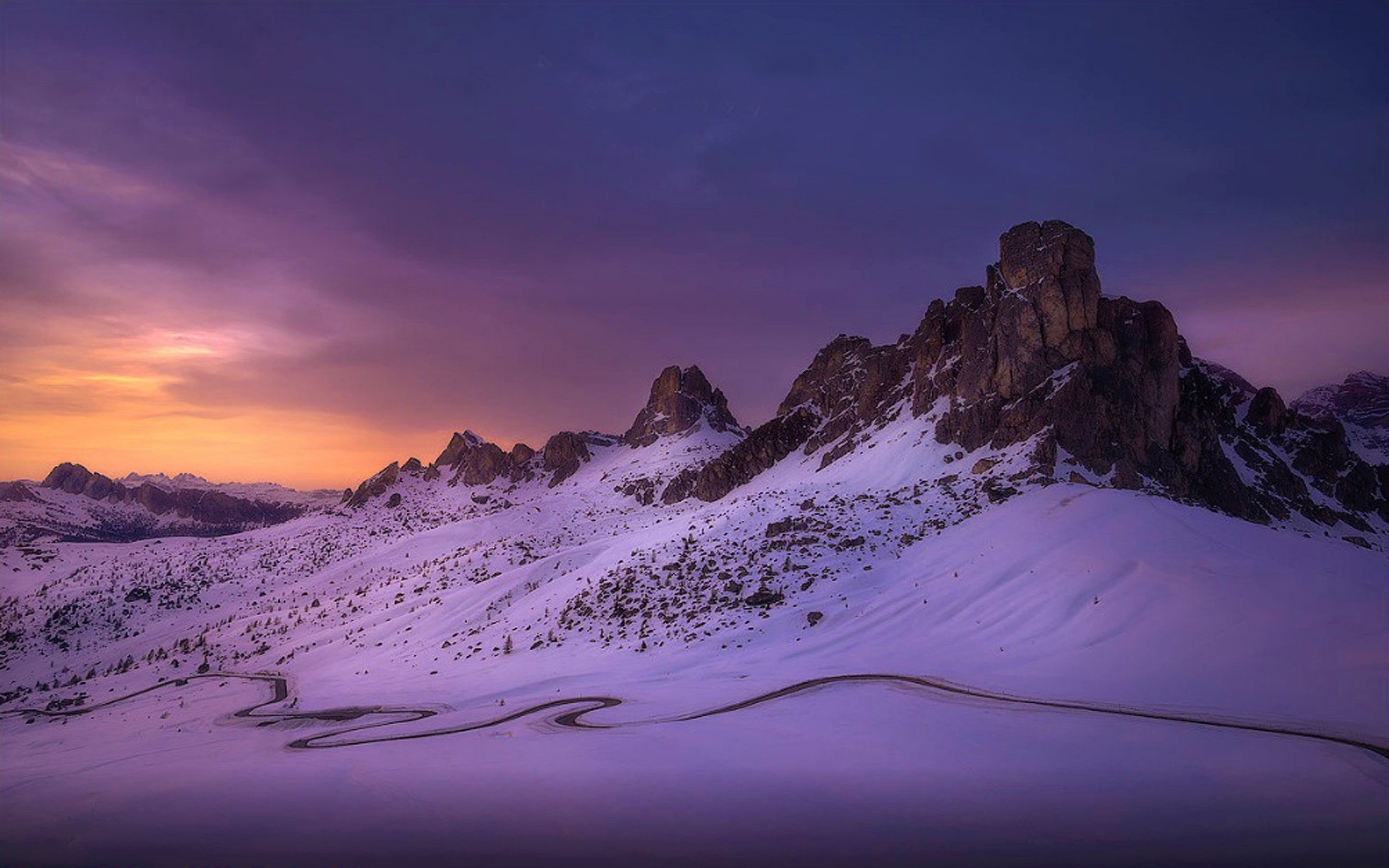Descarga gratis la imagen Invierno, Nieve, Montaña, Tierra, Tierra/naturaleza, La Carretera, Puesta De Sol en el escritorio de tu PC