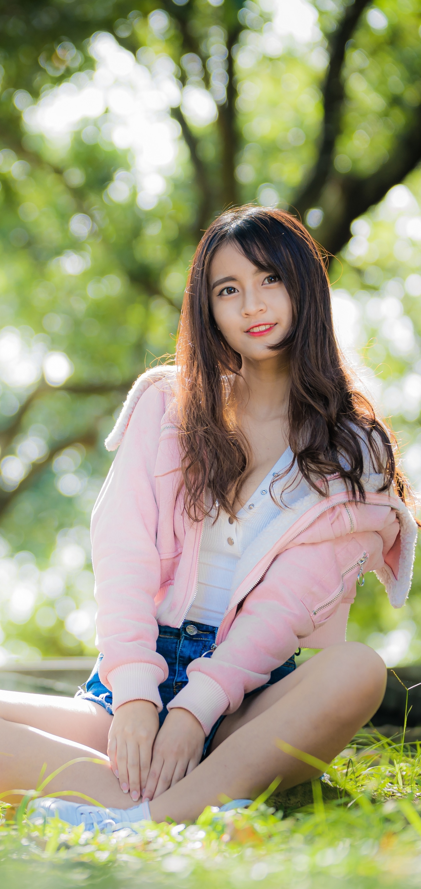 Download mobile wallpaper Smile, Bokeh, Brunette, Model, Women, Asian, Long Hair, Depth Of Field for free.