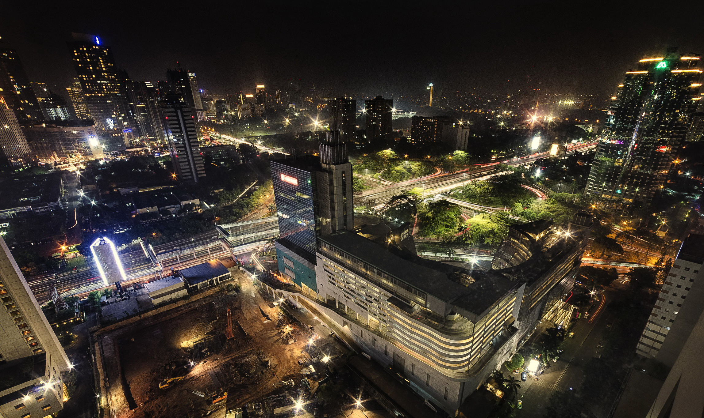 Laden Sie das Städte, Wolkenkratzer, Gebäude, Licht, Indonesien, Nacht, Jakarta, Menschengemacht-Bild kostenlos auf Ihren PC-Desktop herunter