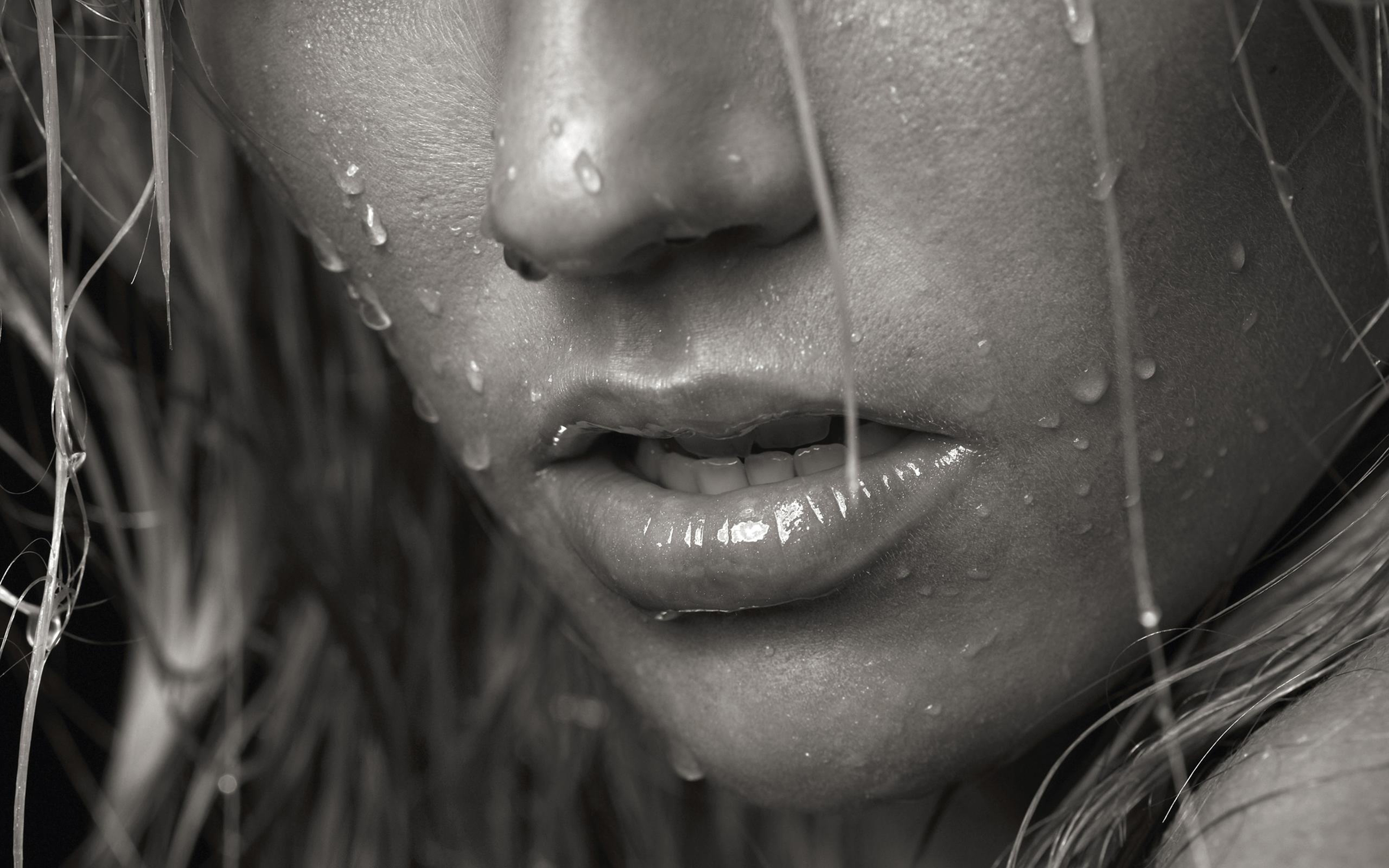 Free download wallpaper Face, Women, Lips, Sensual, Water Drop, Black & White on your PC desktop