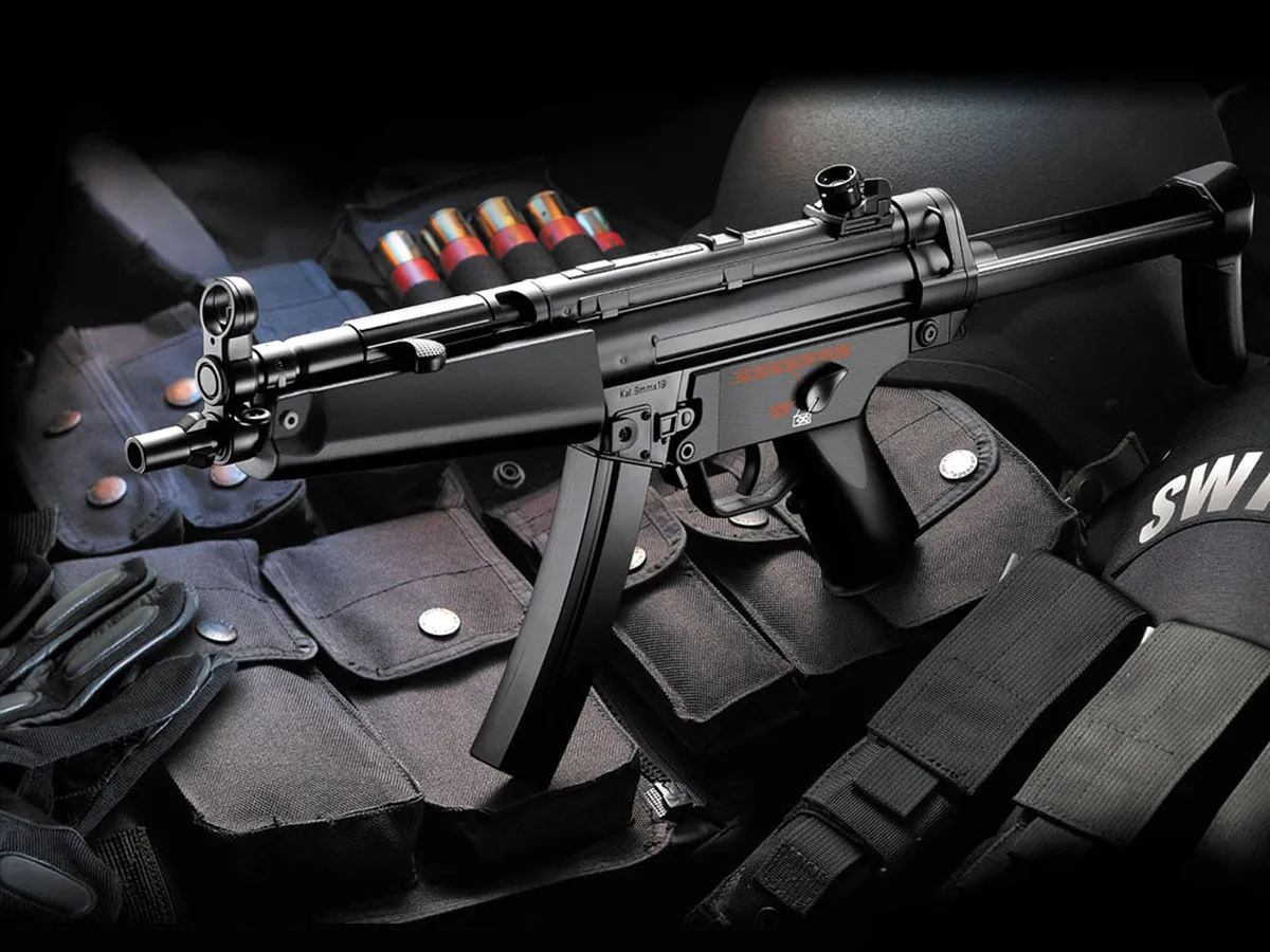 Submachine Gun Phone Wallpapers: Free 4K & HD Downloads | mob.org