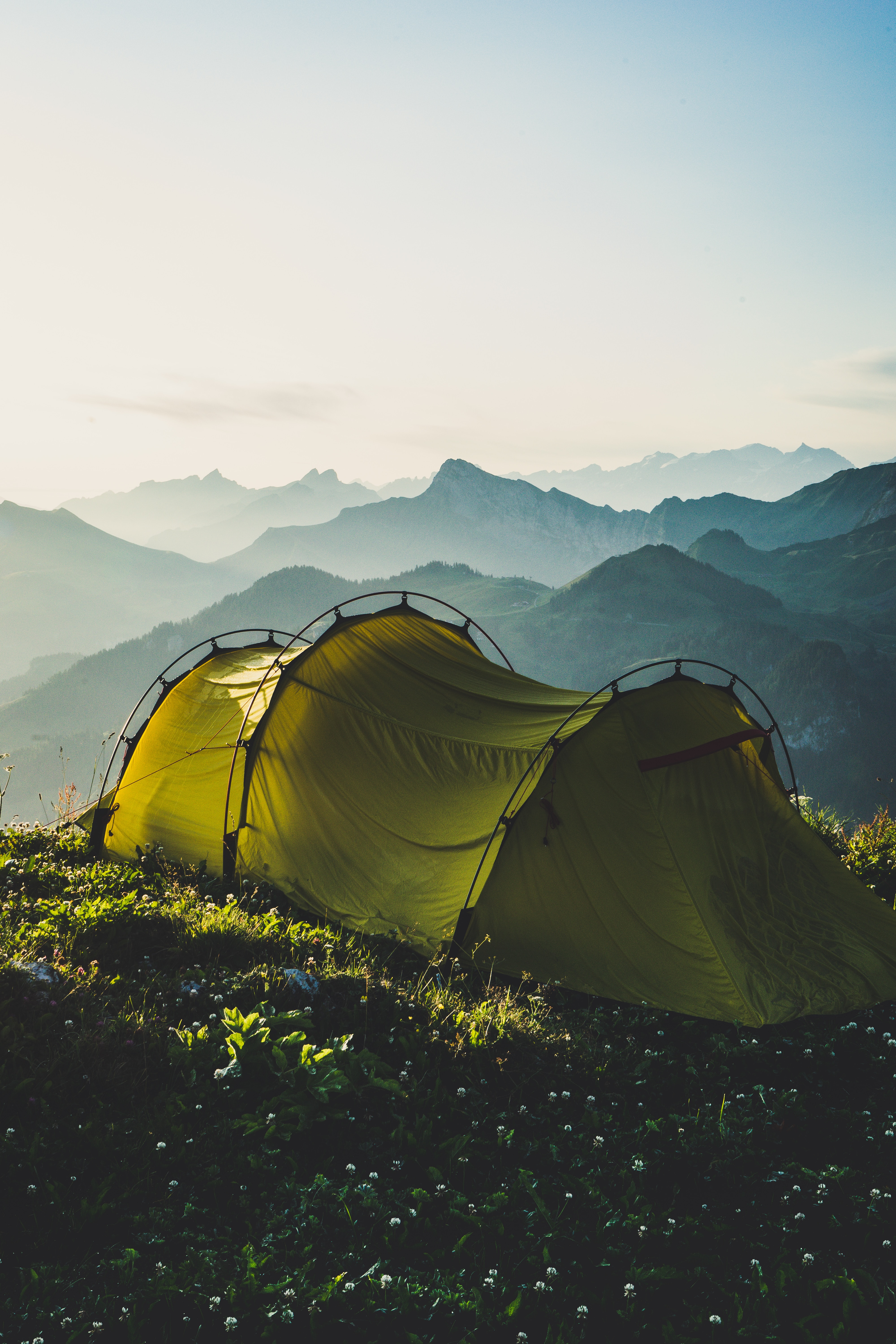 Free download wallpaper Sky, Mountains, Fog, Journey, Nature, Tent, Campsite, Camping on your PC desktop