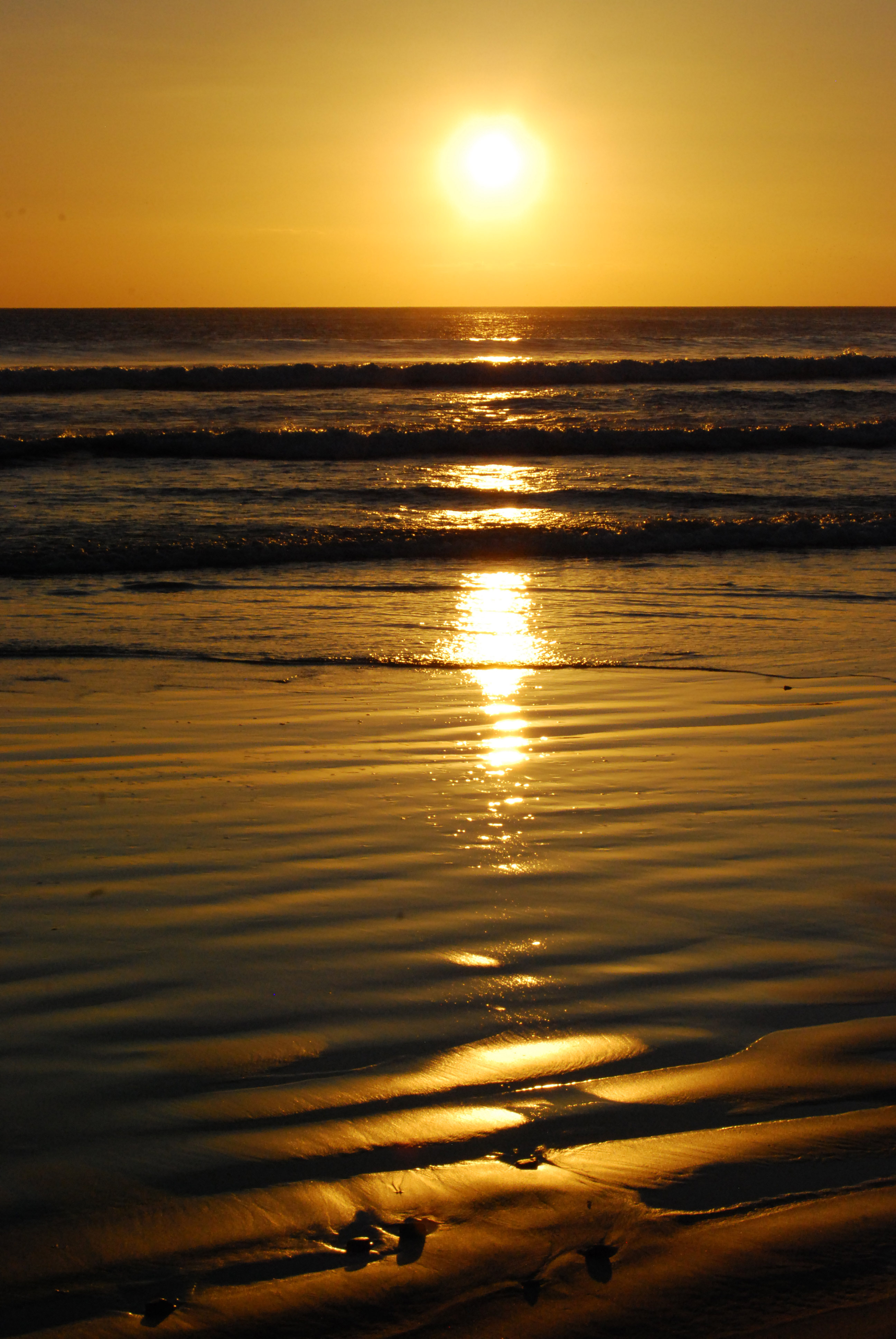 Handy-Wallpaper Sun, Sunset, Horizont, Natur, Sand, Sea kostenlos herunterladen.