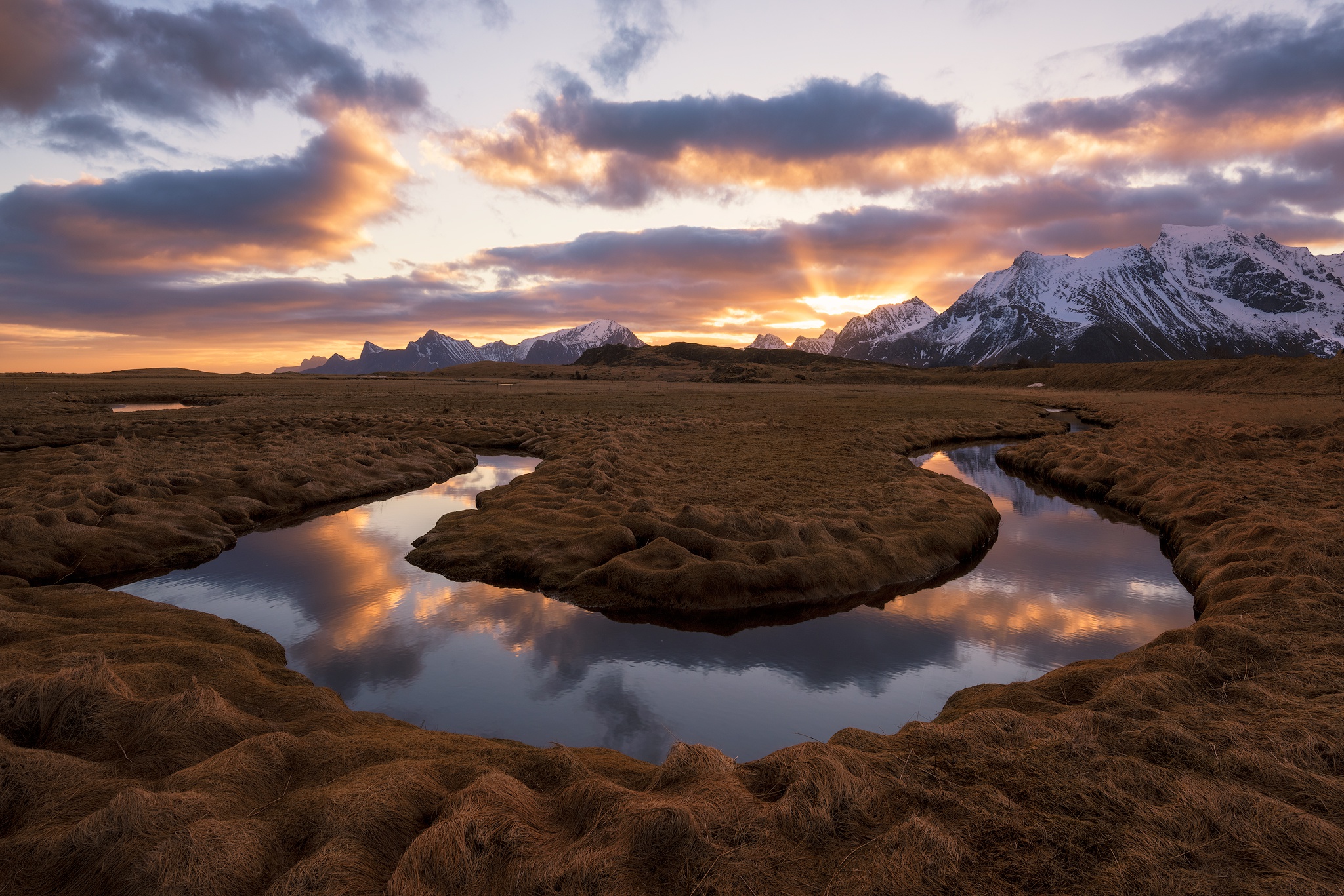Скачать обои бесплатно Пейзаж, Река, Гора, Исландия, Земля/природа картинка на рабочий стол ПК