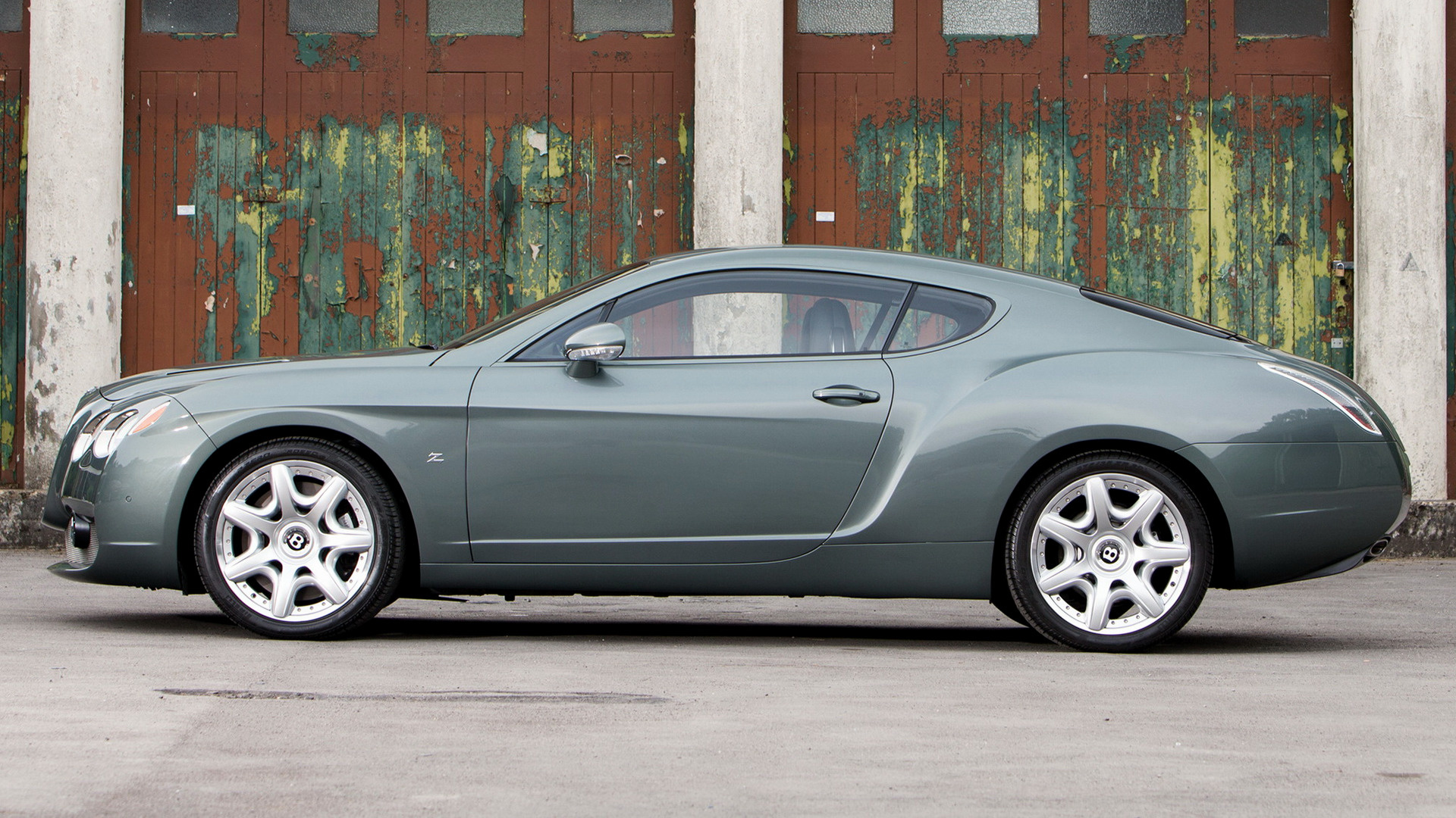 Download mobile wallpaper Bentley, Car, Fastback, Vehicles, Grand Tourer, Coupé, Gray Car, Bentley Gtz for free.