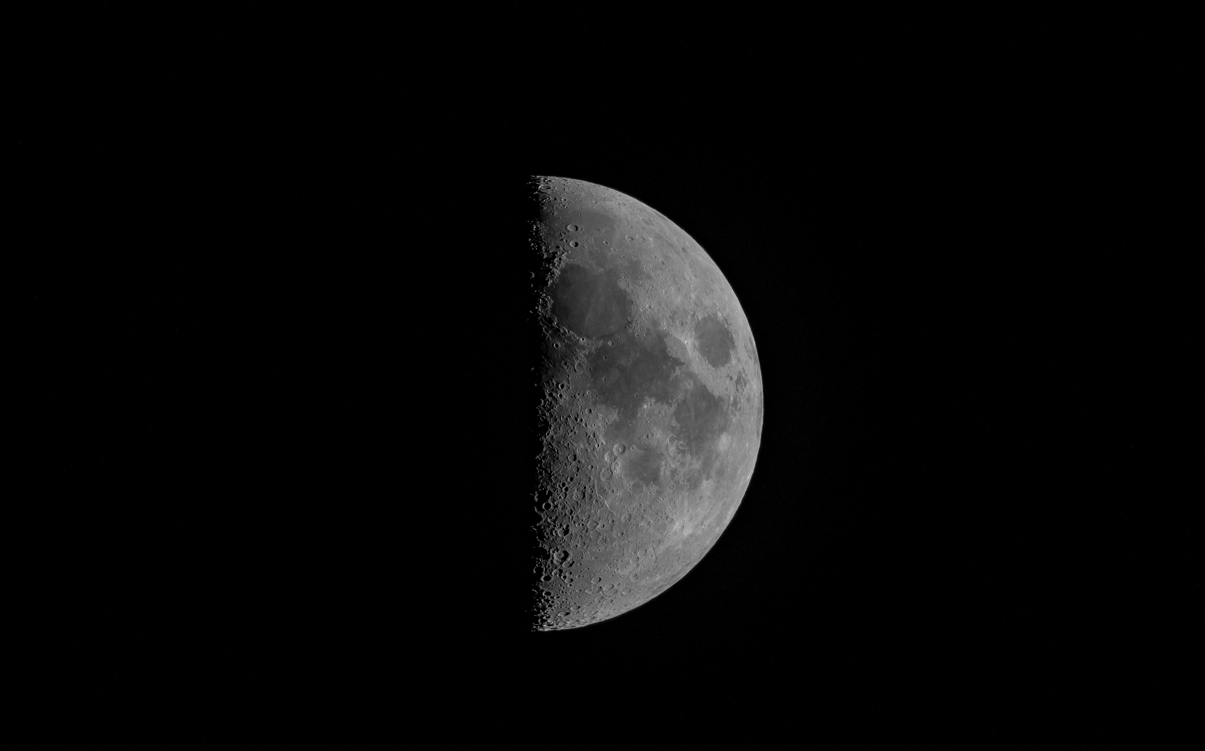 Moon HD Smartphone Background