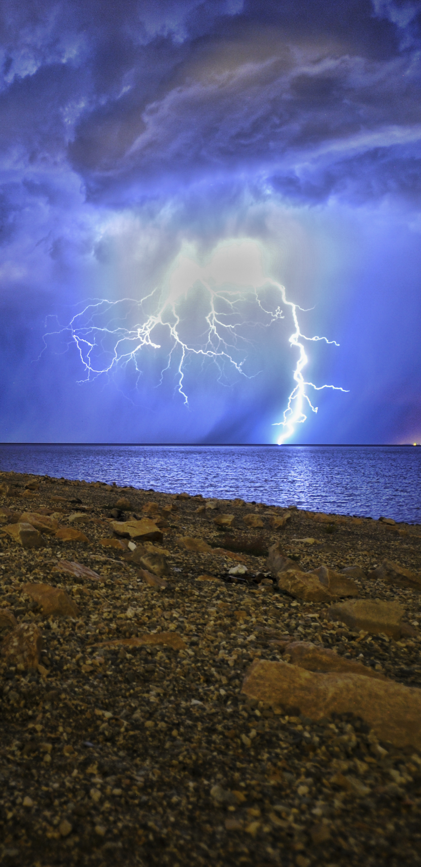 Download mobile wallpaper Night, Lightning, Horizon, Cloud, Photography for free.