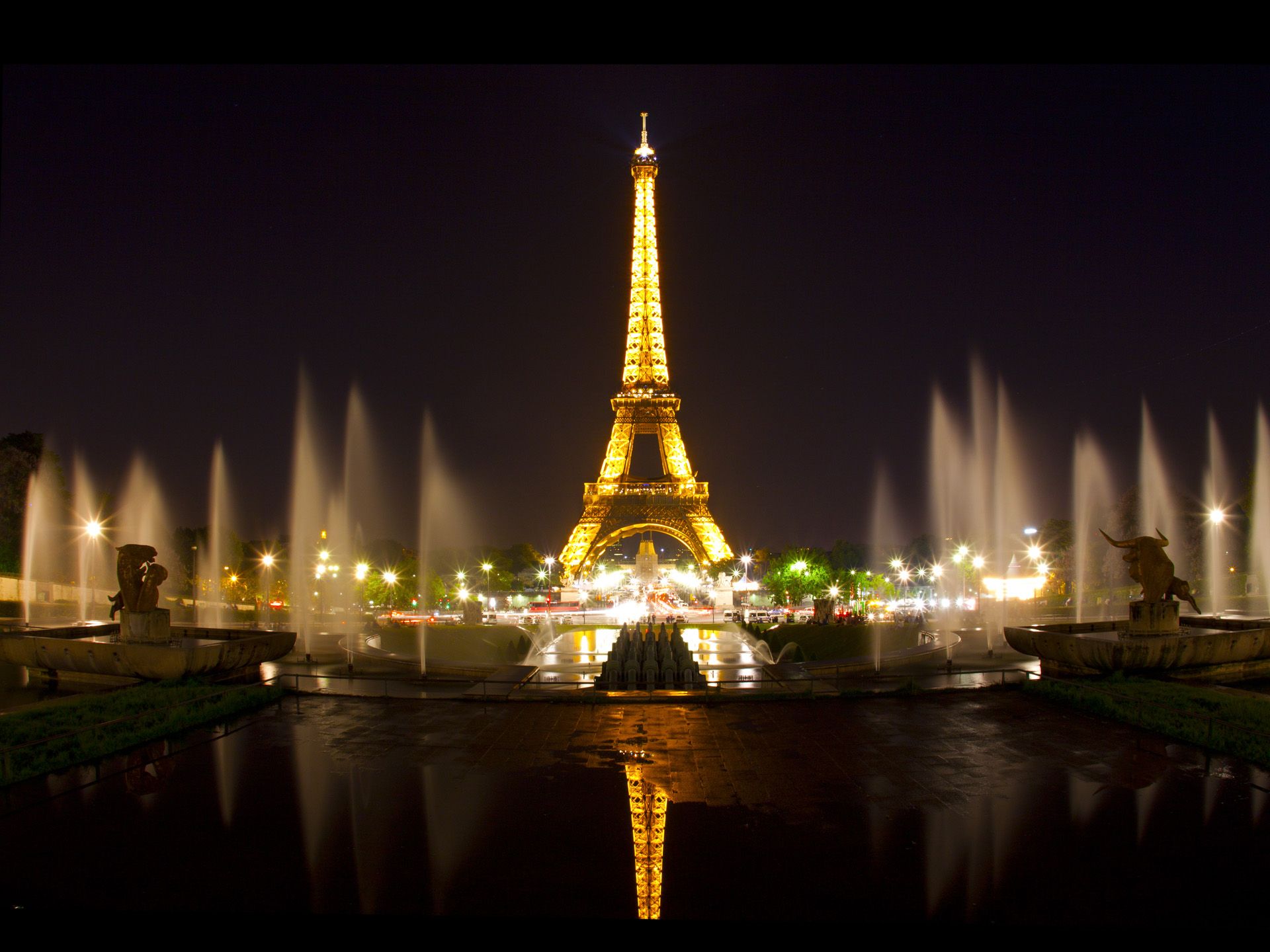 375904壁紙のダウンロードマンメイド, エッフェル塔, 噴水, フランス, 光, 夜, パリ, 反射, モニュメント-スクリーンセーバーと写真を無料で