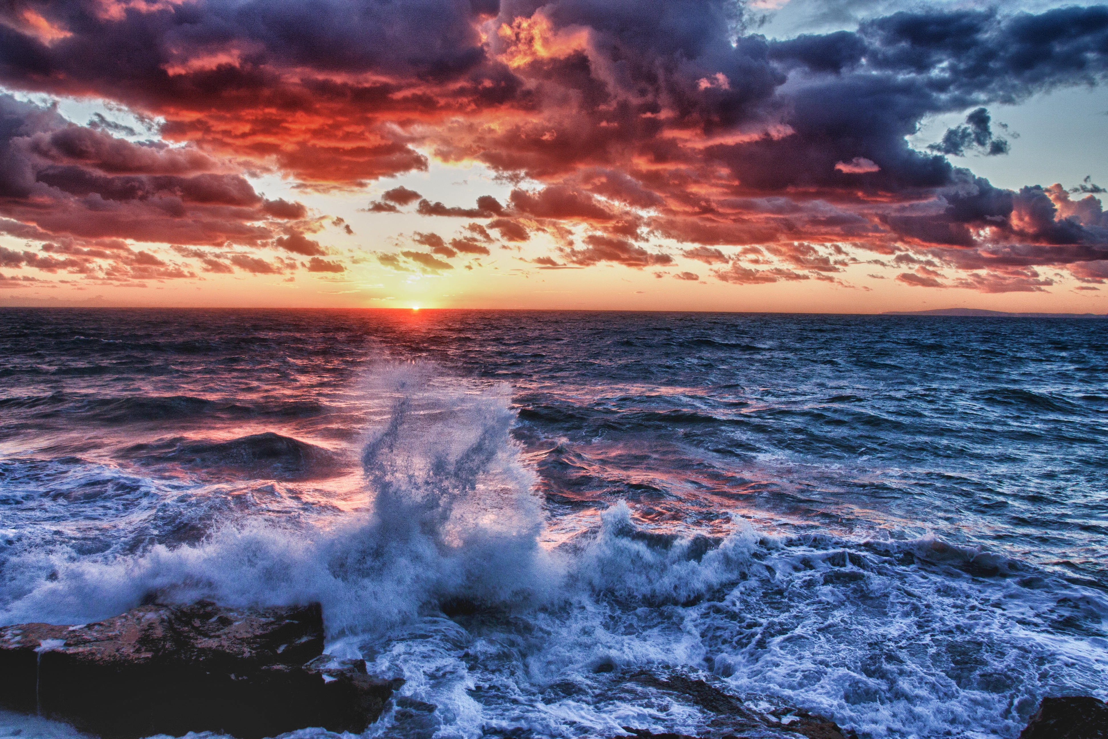 colors, nature, sunset, sea, twilight, spray, dusk, color, evening, shadows, wave Phone Background