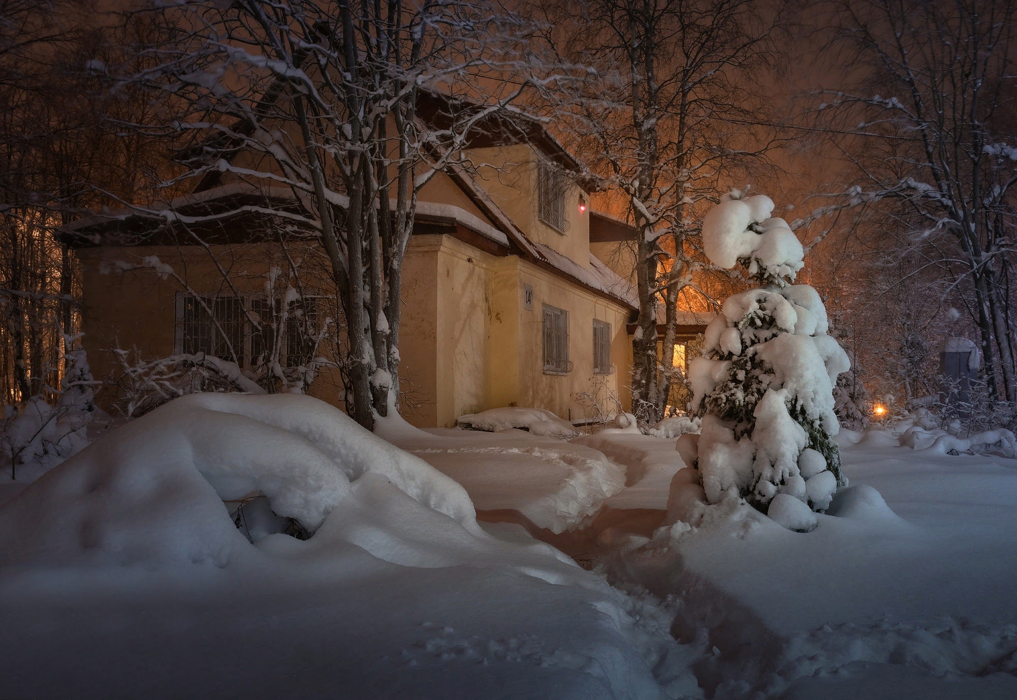 Free download wallpaper Winter, Snow, Light, House, Evening, Man Made on your PC desktop