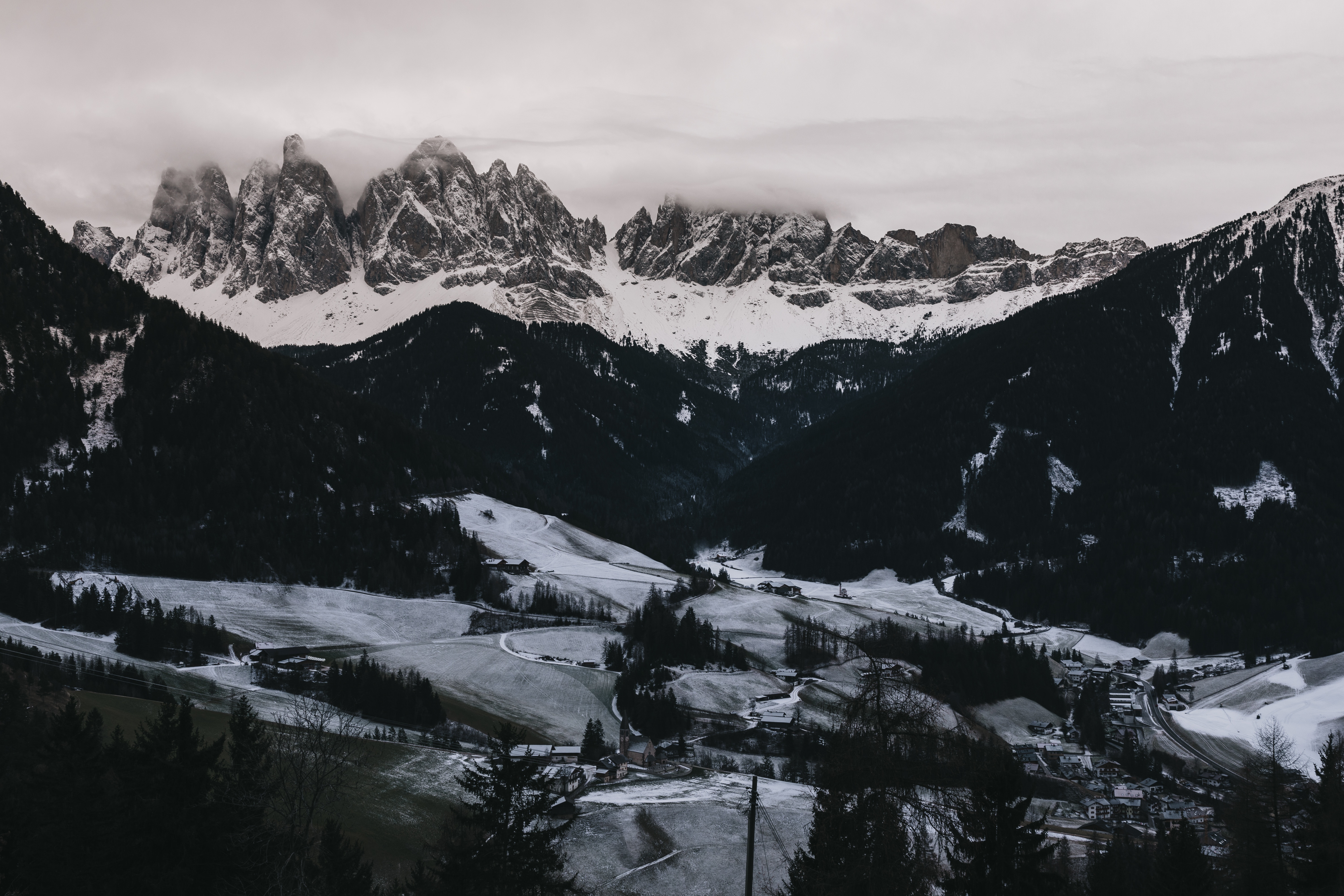 Скачать обои бесплатно Доломитовые Альпы, Вид Сверху, Природа, Горы, Снег, Италия, Зима картинка на рабочий стол ПК