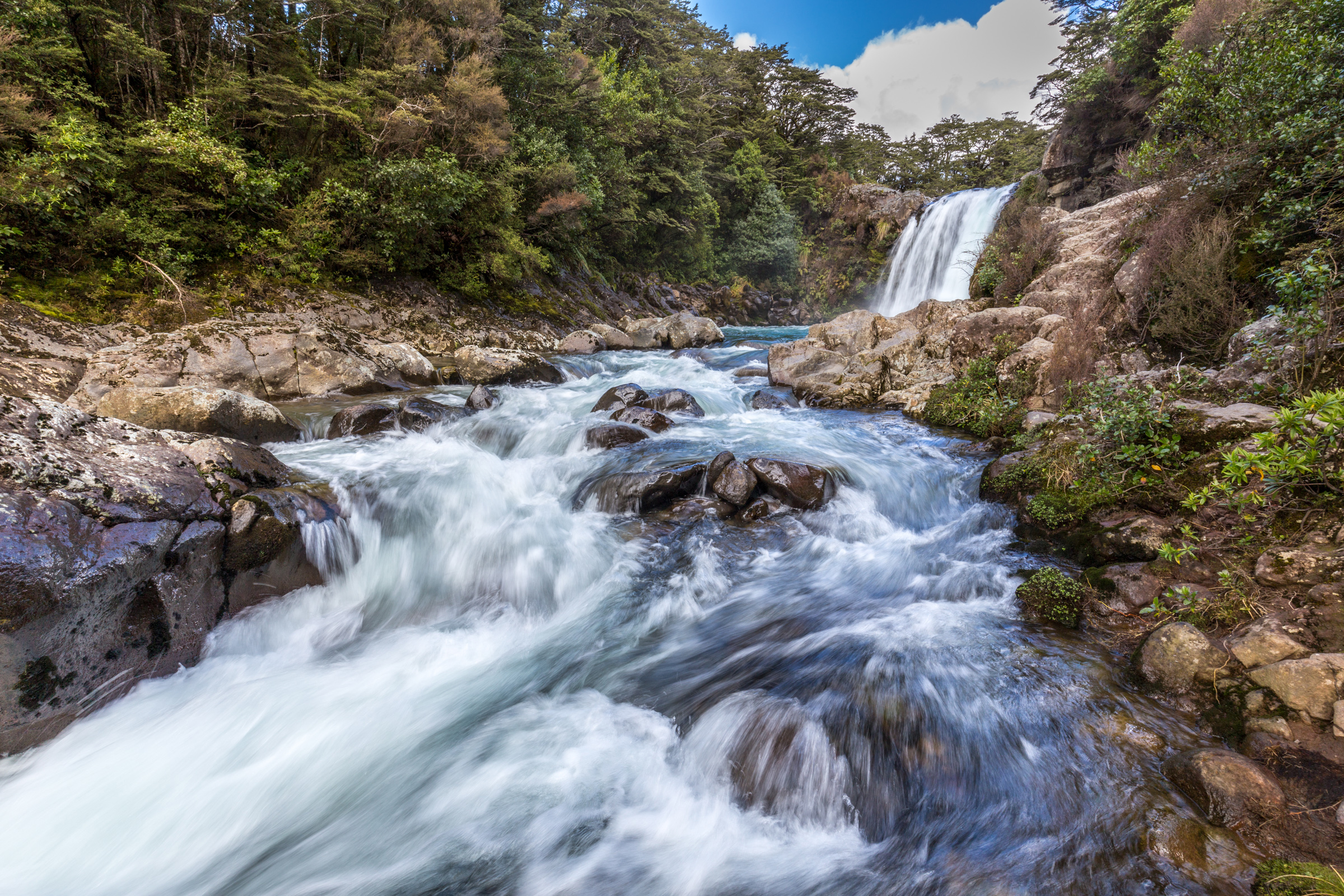 Handy-Wallpaper Natur, Wasserfälle, Wasserfall, Fluss, Erde/natur kostenlos herunterladen.