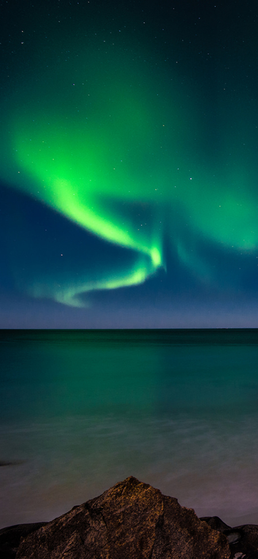 Download mobile wallpaper Night, Earth, Aurora Borealis for free.