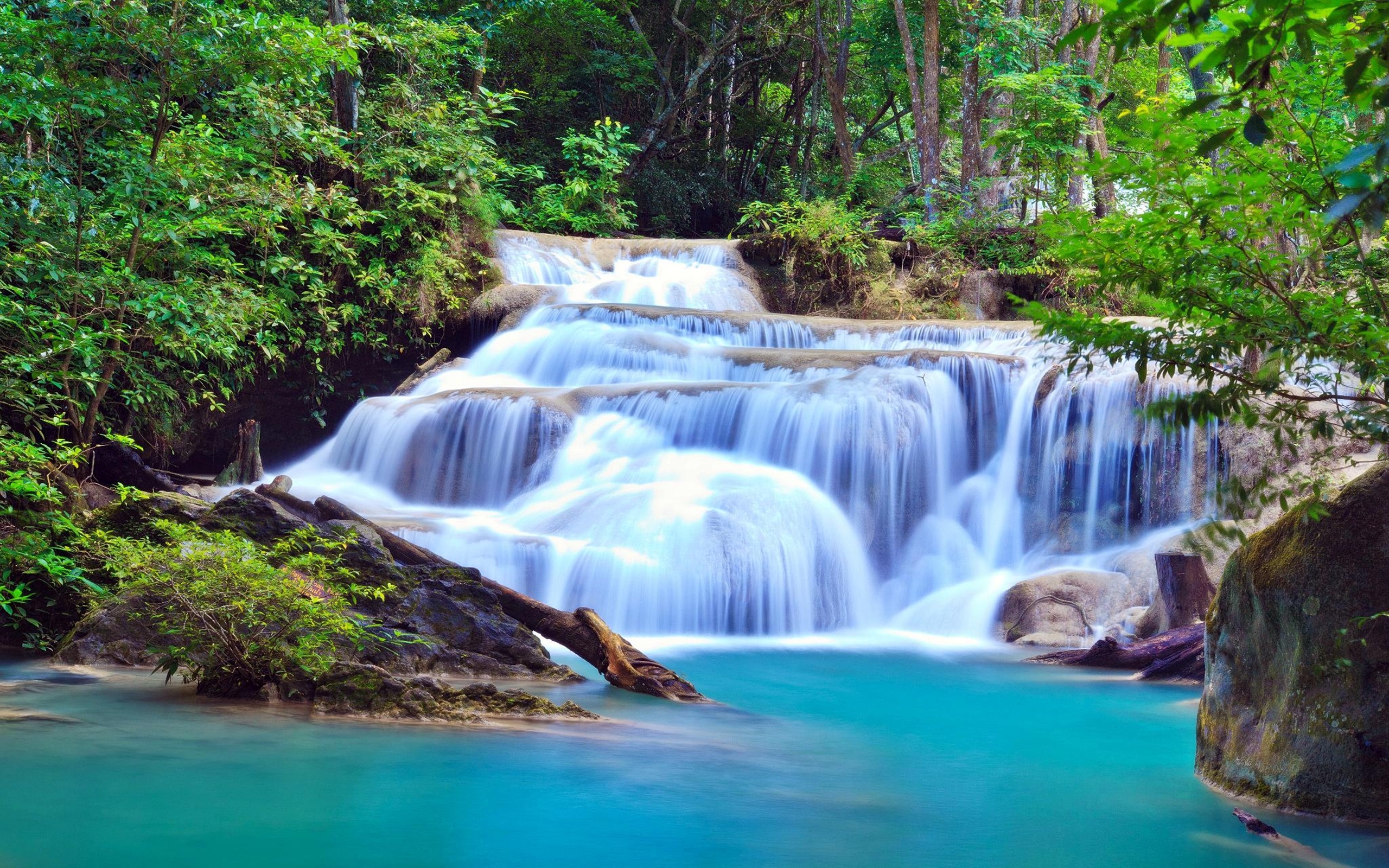 Скачать картинку Природа, Водопады, Водопад, Лес, Дерево, Зеленый, Таиланд, Земля/природа, Водопад Канчанабури в телефон бесплатно.