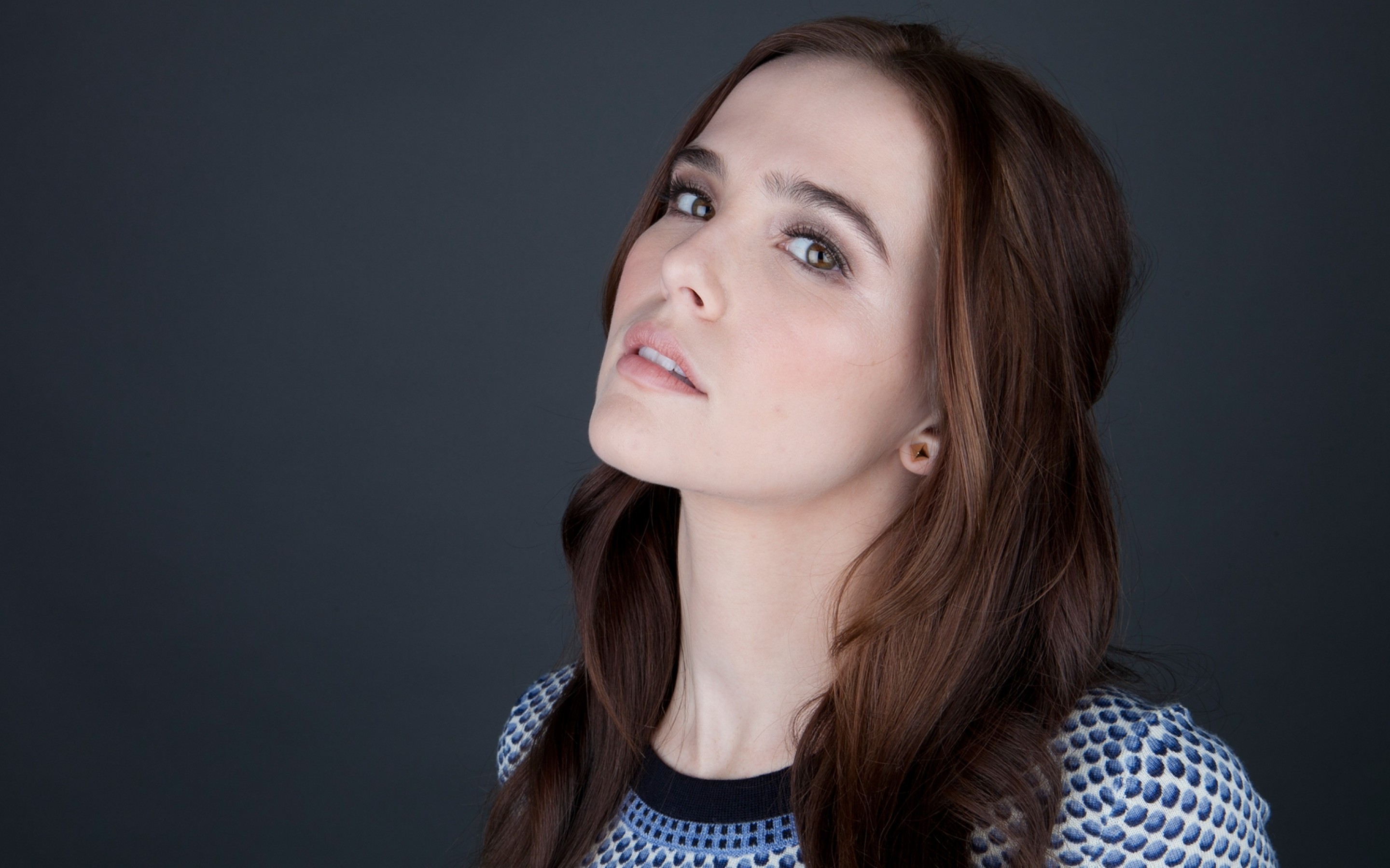 Download mobile wallpaper American, Celebrity, Actress, Zoey Deutch for free.