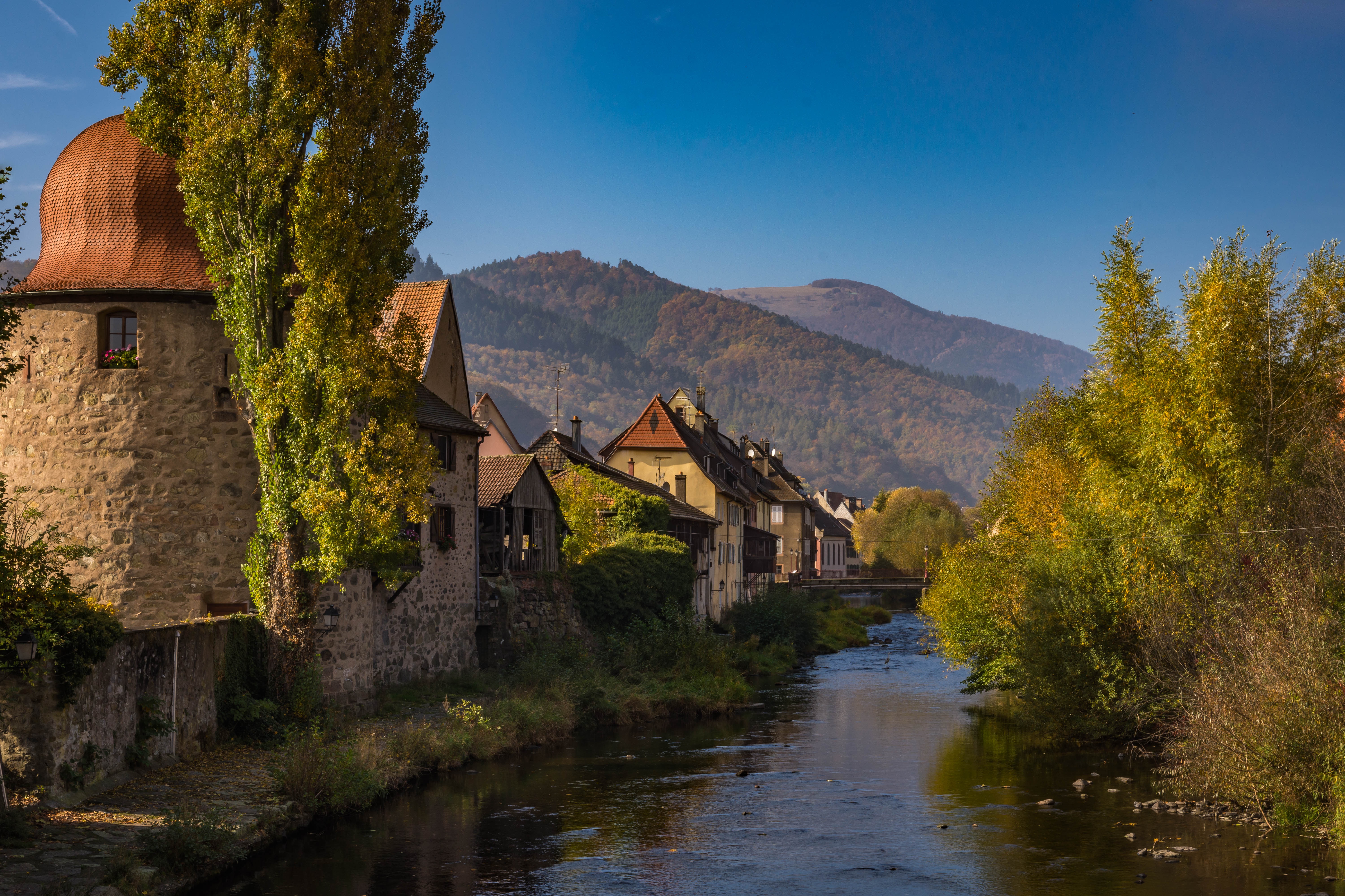 Laden Sie das Landschaft, Fluss, Dorf, Frankreich, Menschengemacht-Bild kostenlos auf Ihren PC-Desktop herunter