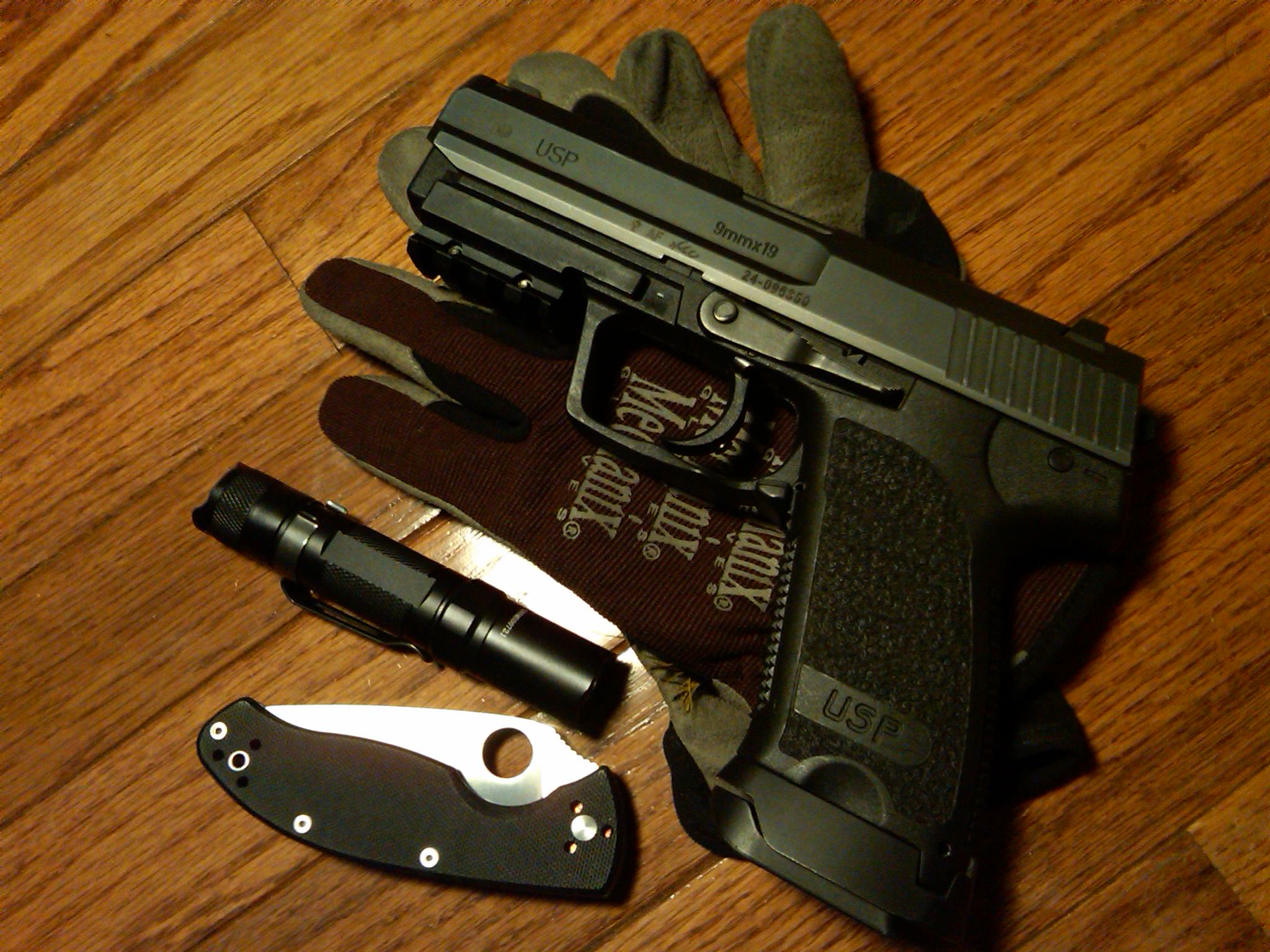 Download mobile wallpaper Glove, Knife, Gun, Weapons, Usp 9Mm Pistol for free.