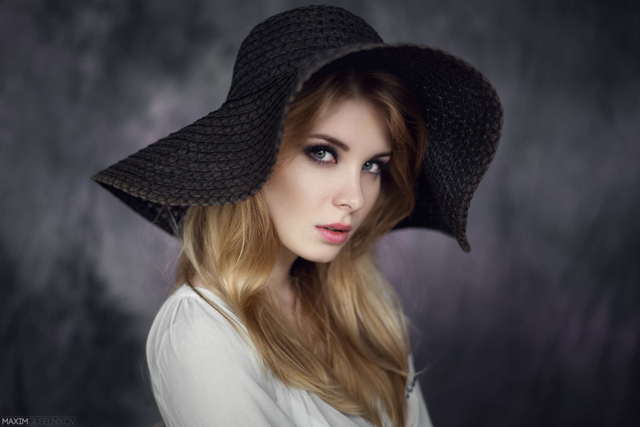 Free download wallpaper Bokeh, Blonde, Face, Hat, Model, Women, Blue Eyes on your PC desktop