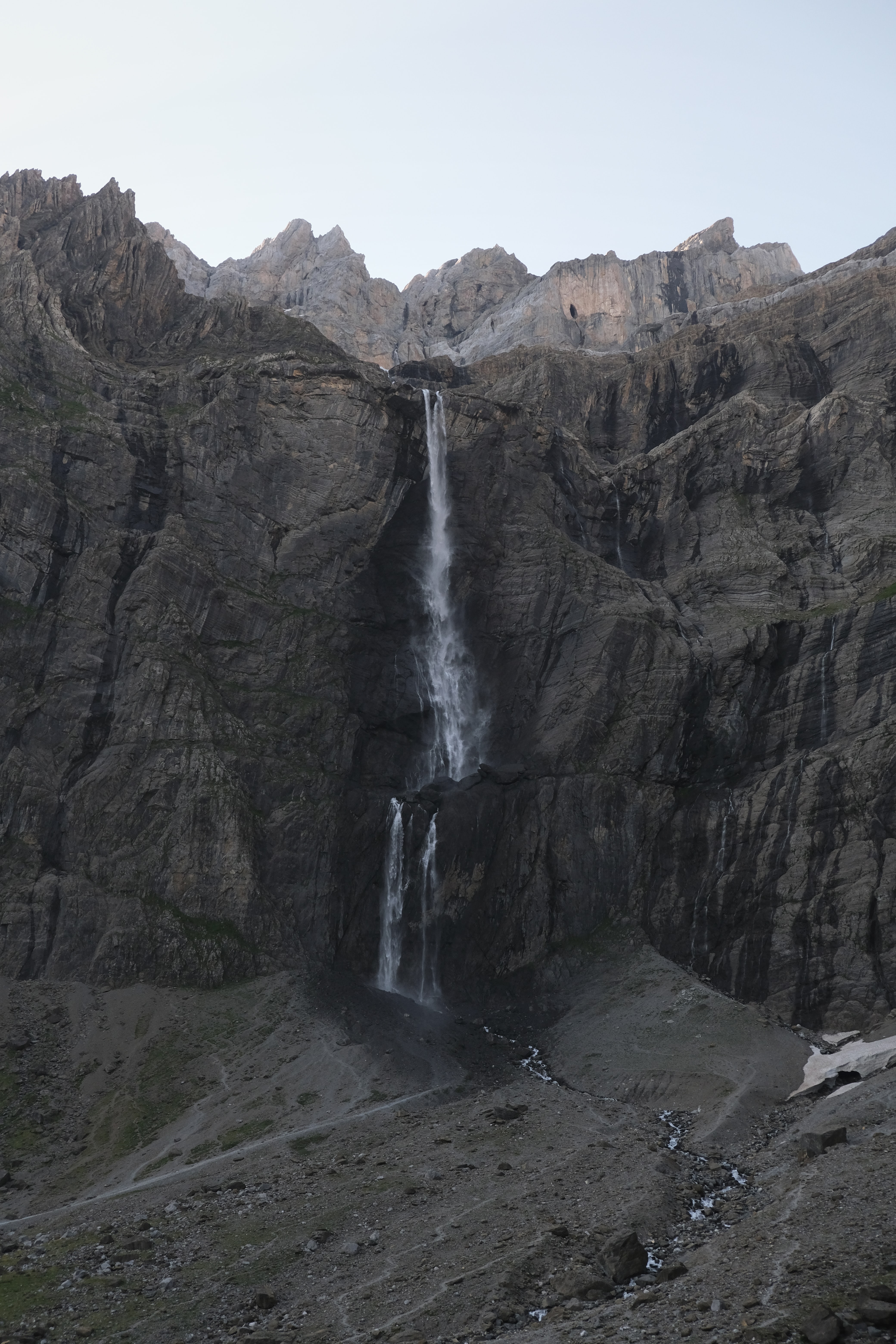 Free download wallpaper Mountains, Rocks, Break, Precipice, Landscape, Nature, Waterfall on your PC desktop
