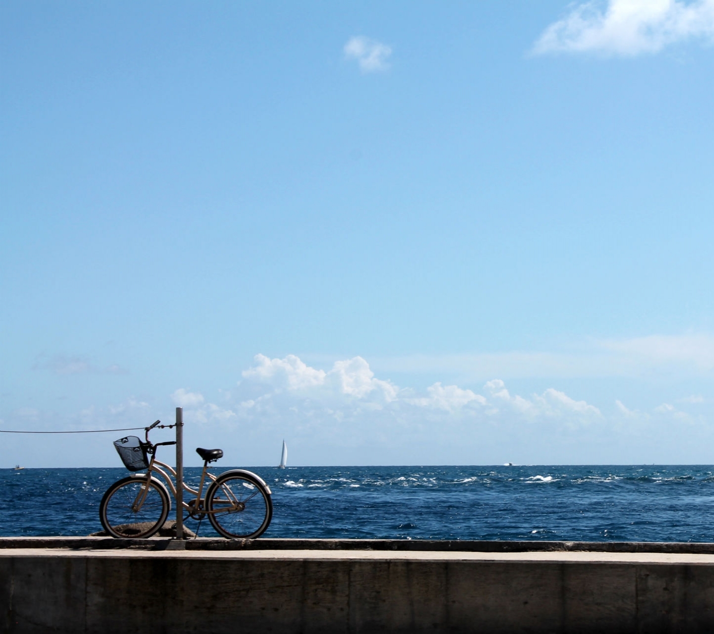 Handy-Wallpaper Ozean, Fahrrad, Szene, Himmel, Szenisch, Fahrzeuge kostenlos herunterladen.