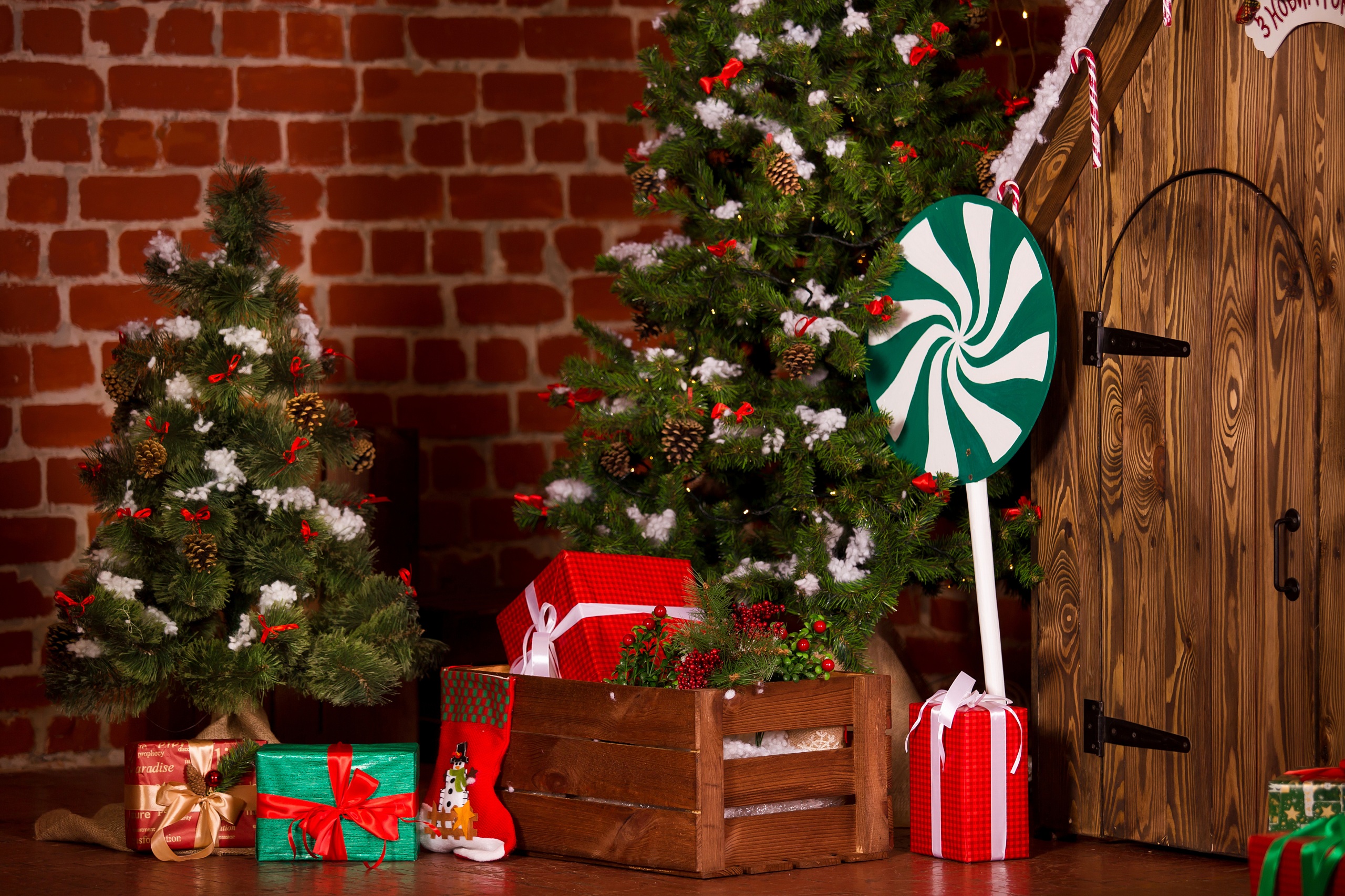 無料モバイル壁紙クリスマス, 贈り物, クリスマスツリー, ホリデーをダウンロードします。