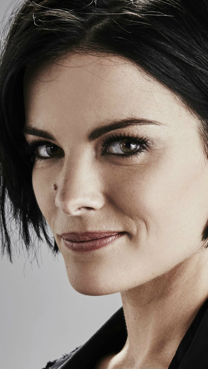 Download mobile wallpaper Face, Brunette, Celebrity, Short Hair, Actress, Jaimie Alexander for free.