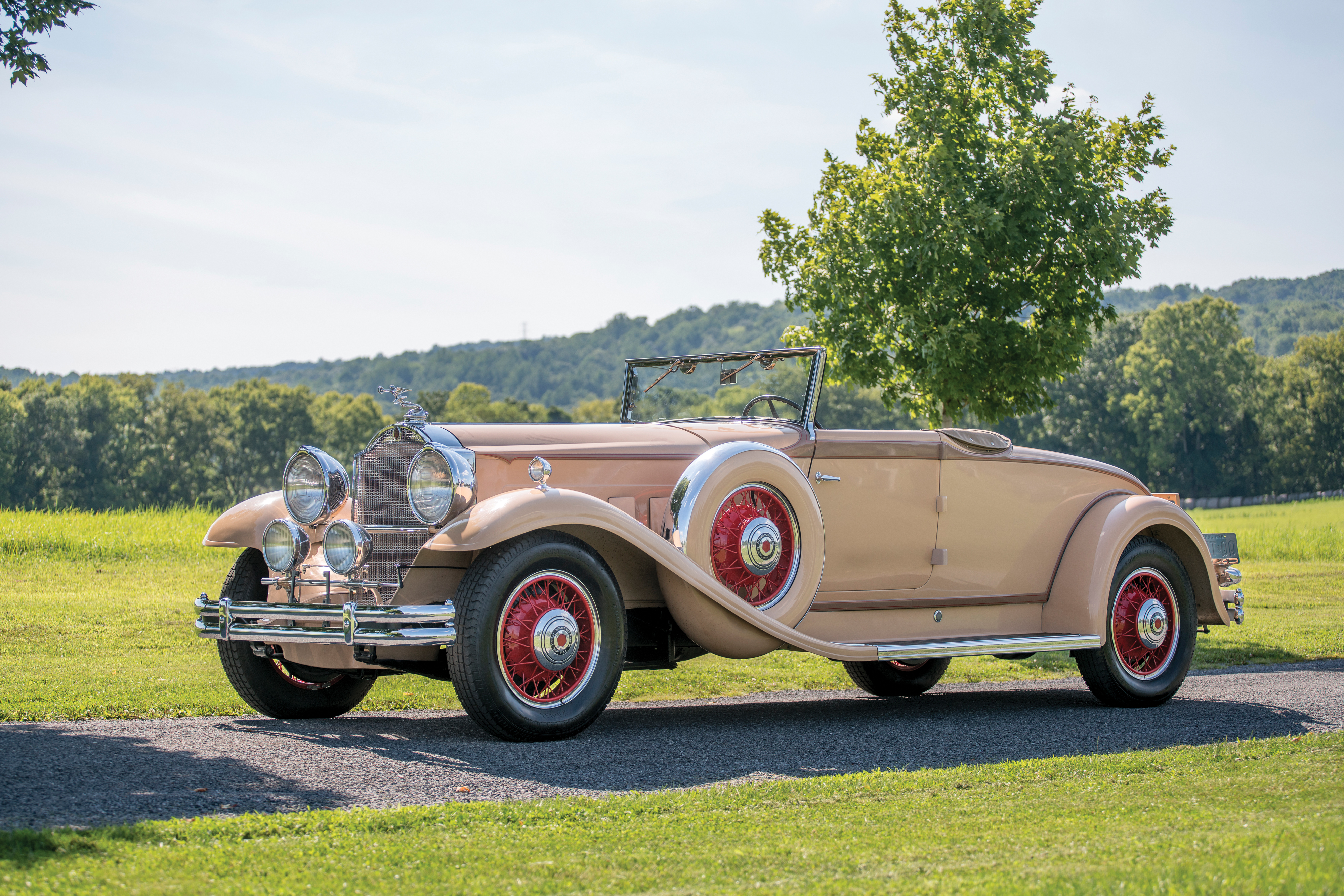 Скачать обои 1931 Packard Deluxe Eight Convertible Coupe на телефон бесплатно