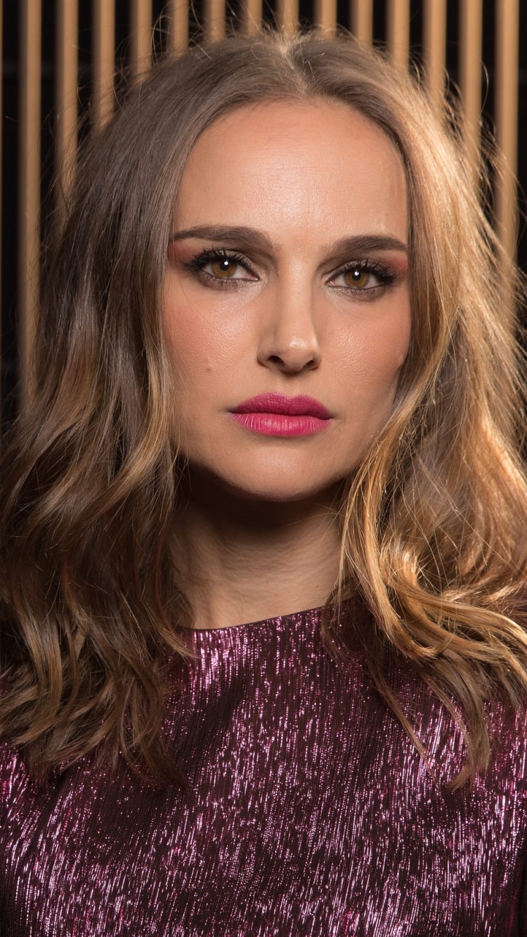 Download mobile wallpaper Natalie Portman, Brunette, American, Celebrity, Brown Eyes, Actress, Lipstick for free.