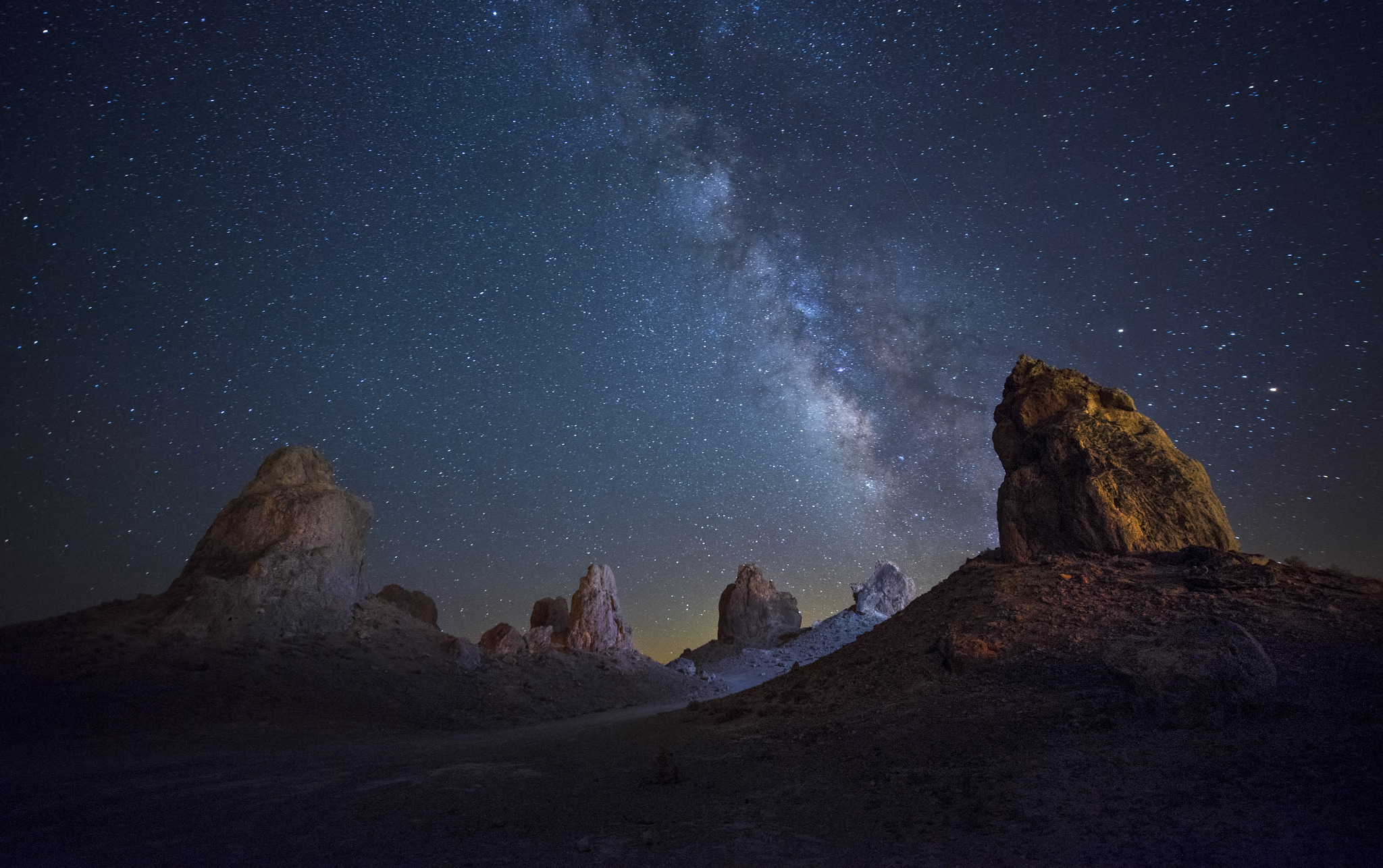 Free download wallpaper Nature, Stars, Night, Desert, Starry Sky, Milky Way, Sci Fi on your PC desktop