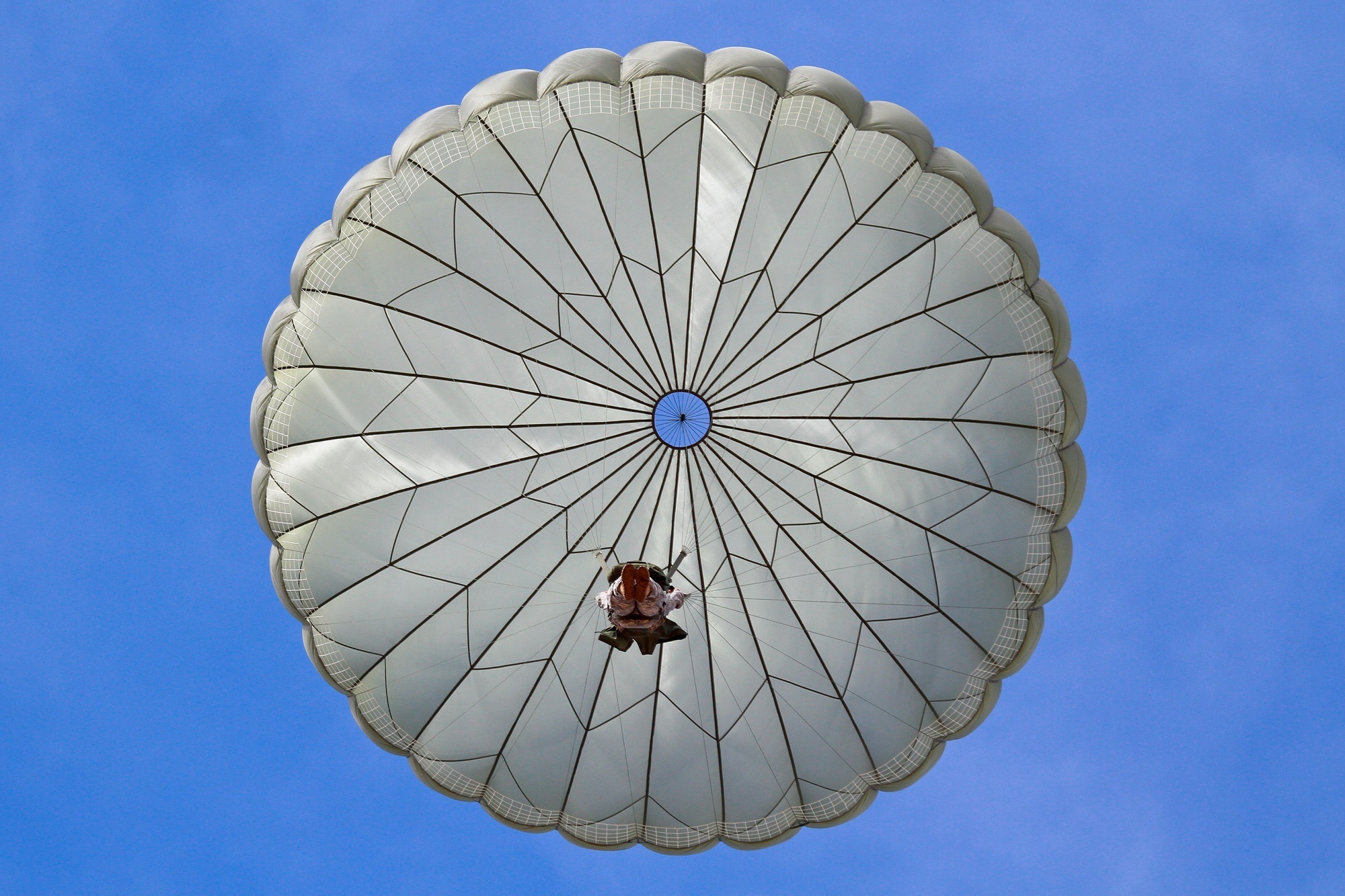 813182 télécharger l'image militaire, parachutiste, armée, parachute, le parachutisme - fonds d'écran et économiseurs d'écran gratuits