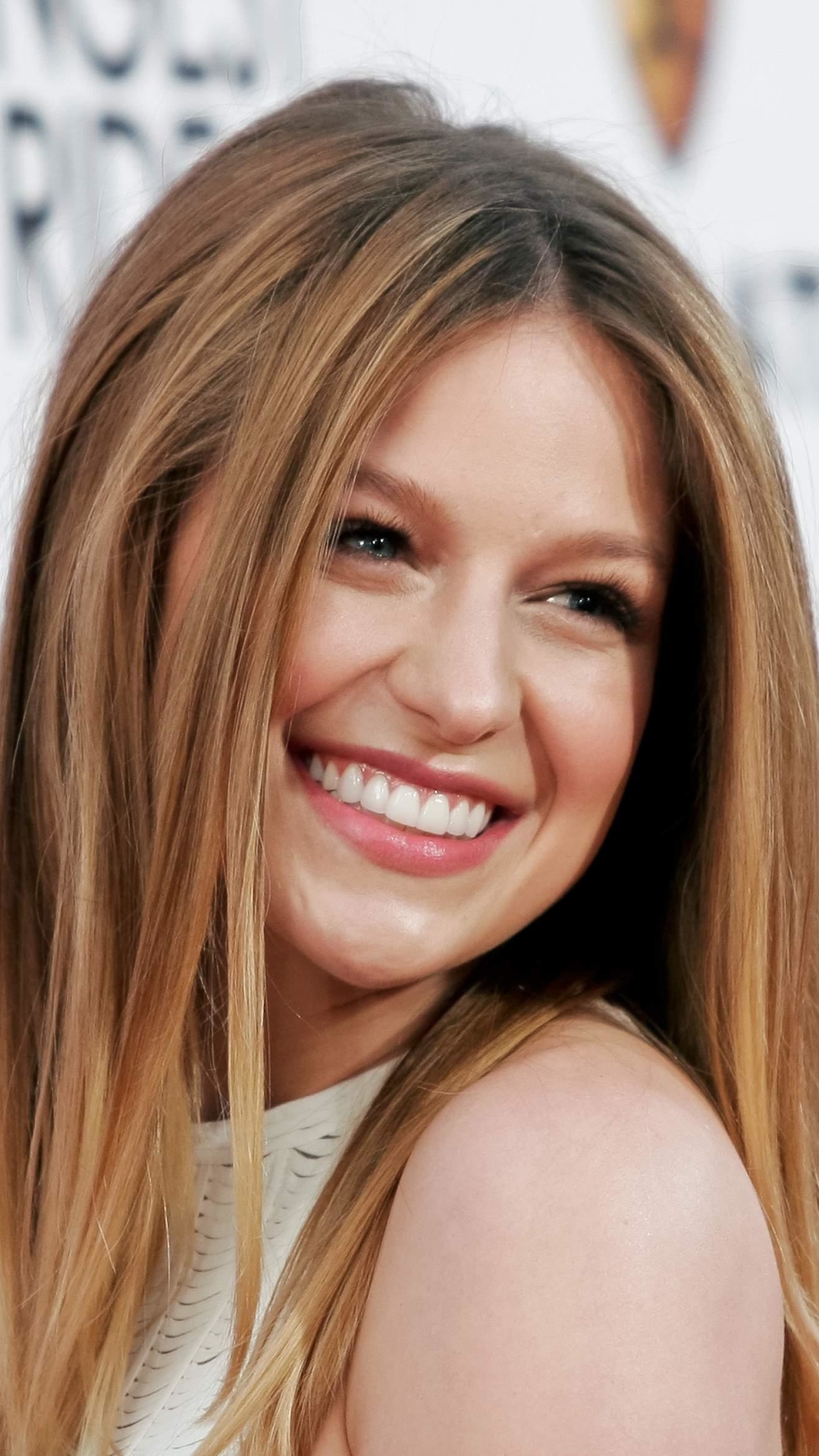 Download mobile wallpaper Smile, Blonde, Face, American, Celebrity, Actress, Melissa Benoist for free.