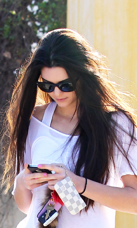 Descarga gratuita de fondo de pantalla para móvil de Celebridades, Kendall Jenner.