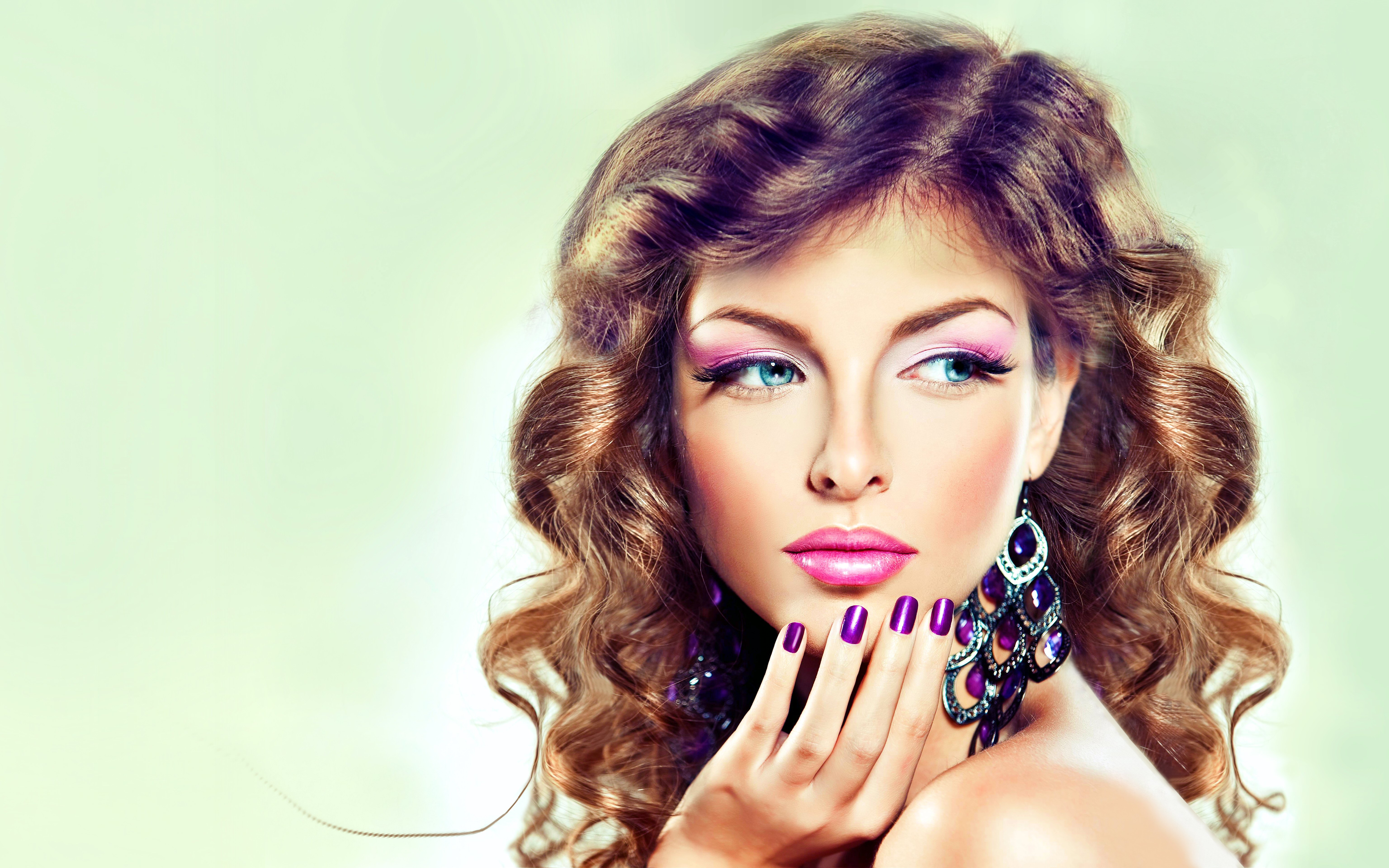 Free download wallpaper Hand, Beautiful, Hair, Face, Brunette, Women, Earrings on your PC desktop