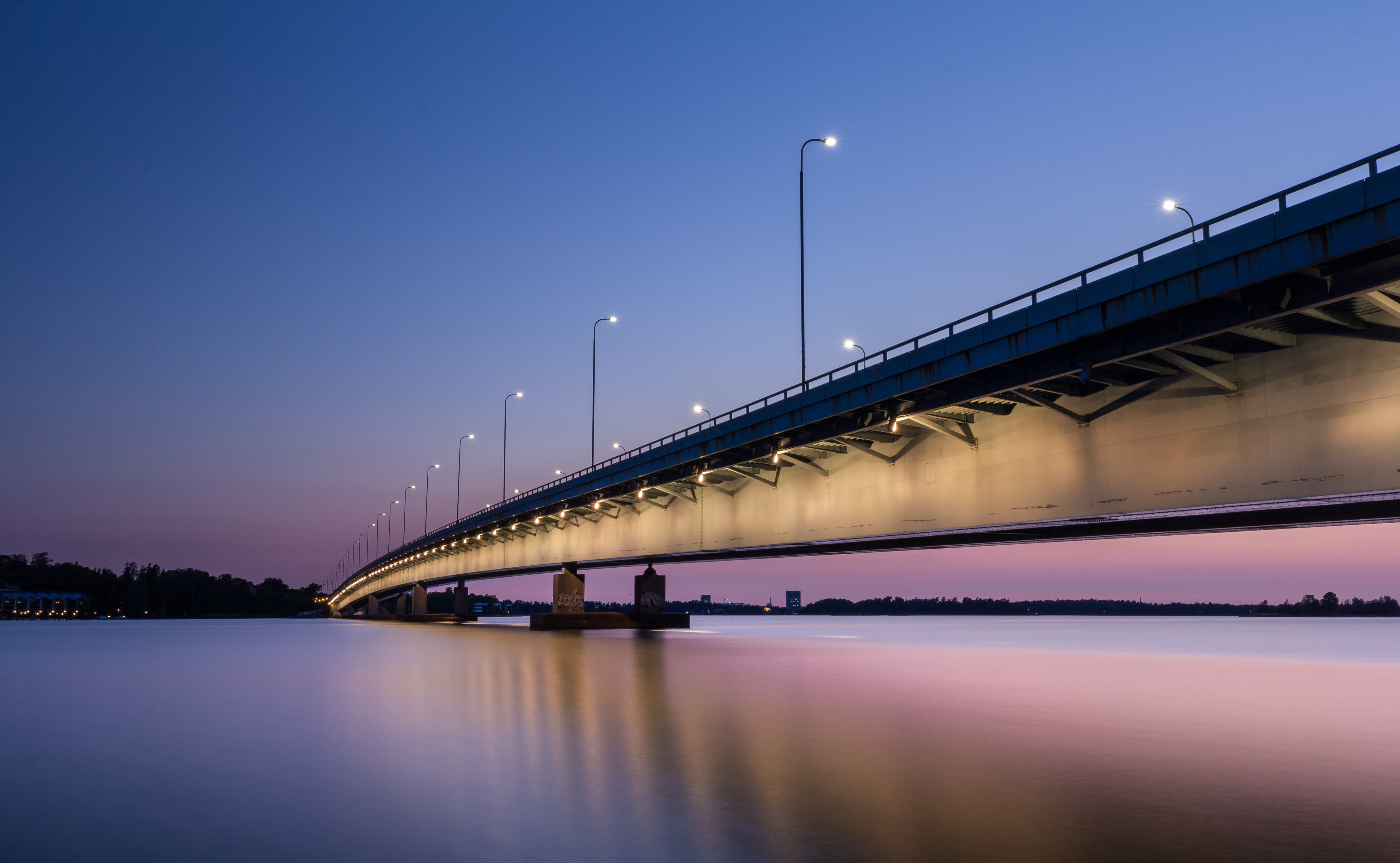 104041 скачать картинку города, ночь, мост, подсветка, хельсинки, финляндия - обои и заставки бесплатно