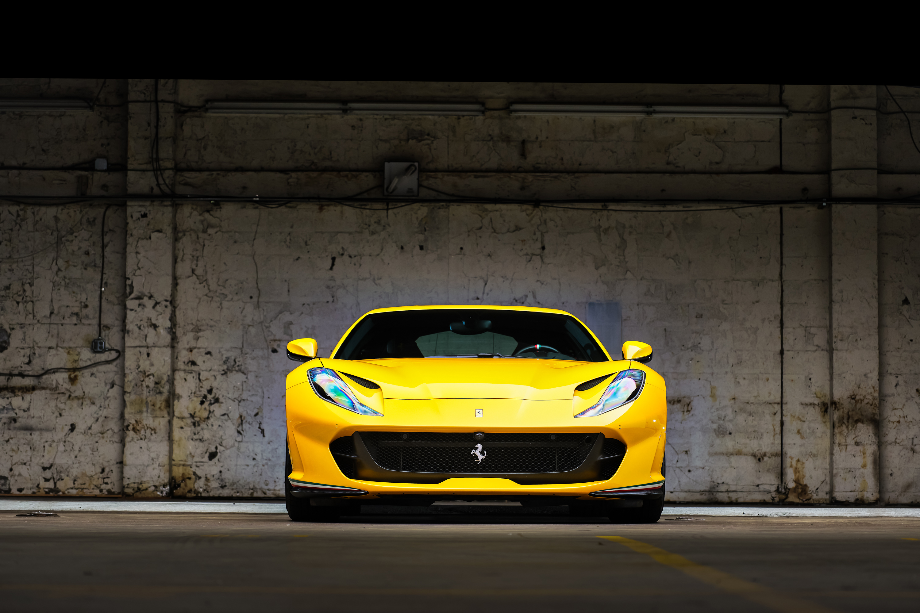 Baixar papel de parede para celular de Ferrari, Super Carro, Ferrari 812 Super Rápido, Veículos, Carro Amarelo gratuito.